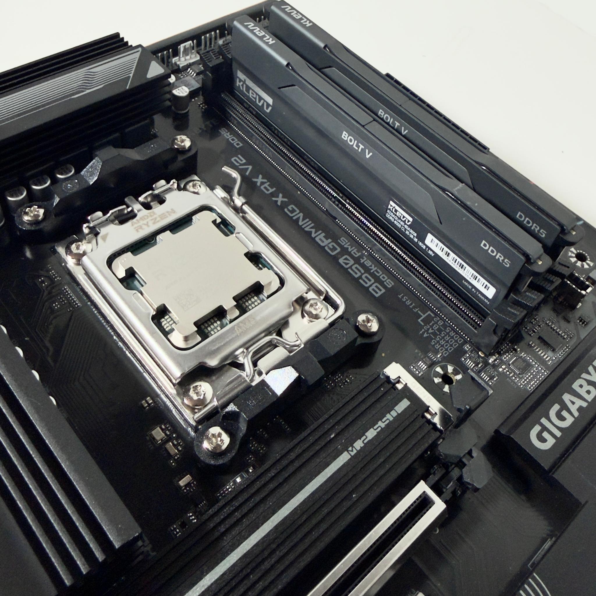 B650 MOTHERBOARD + 7700X3D CPU + 32GB DDR5 RAM COMBO