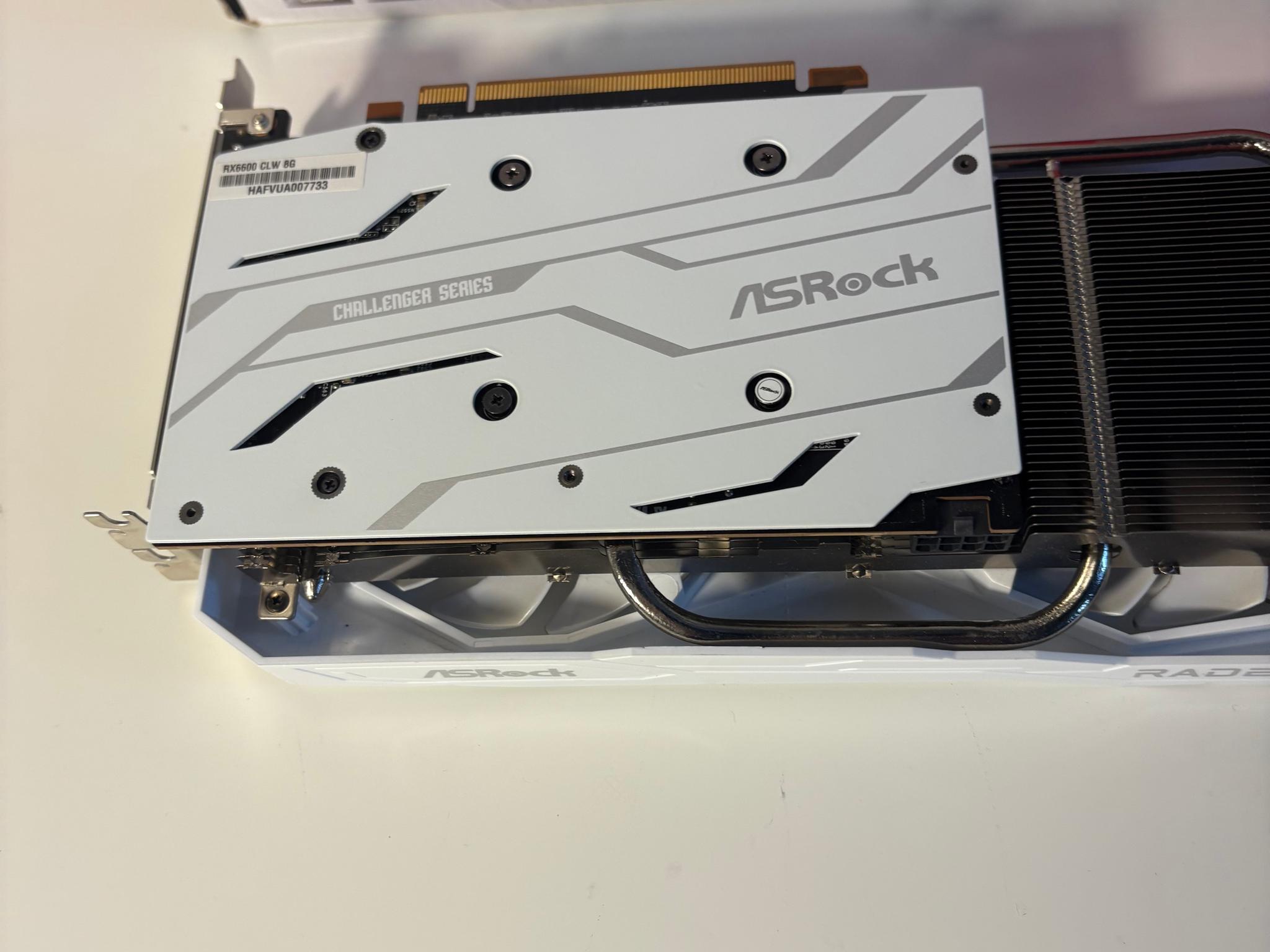 AMD Radeon RX 6600 8GB - Asrock Challenger White