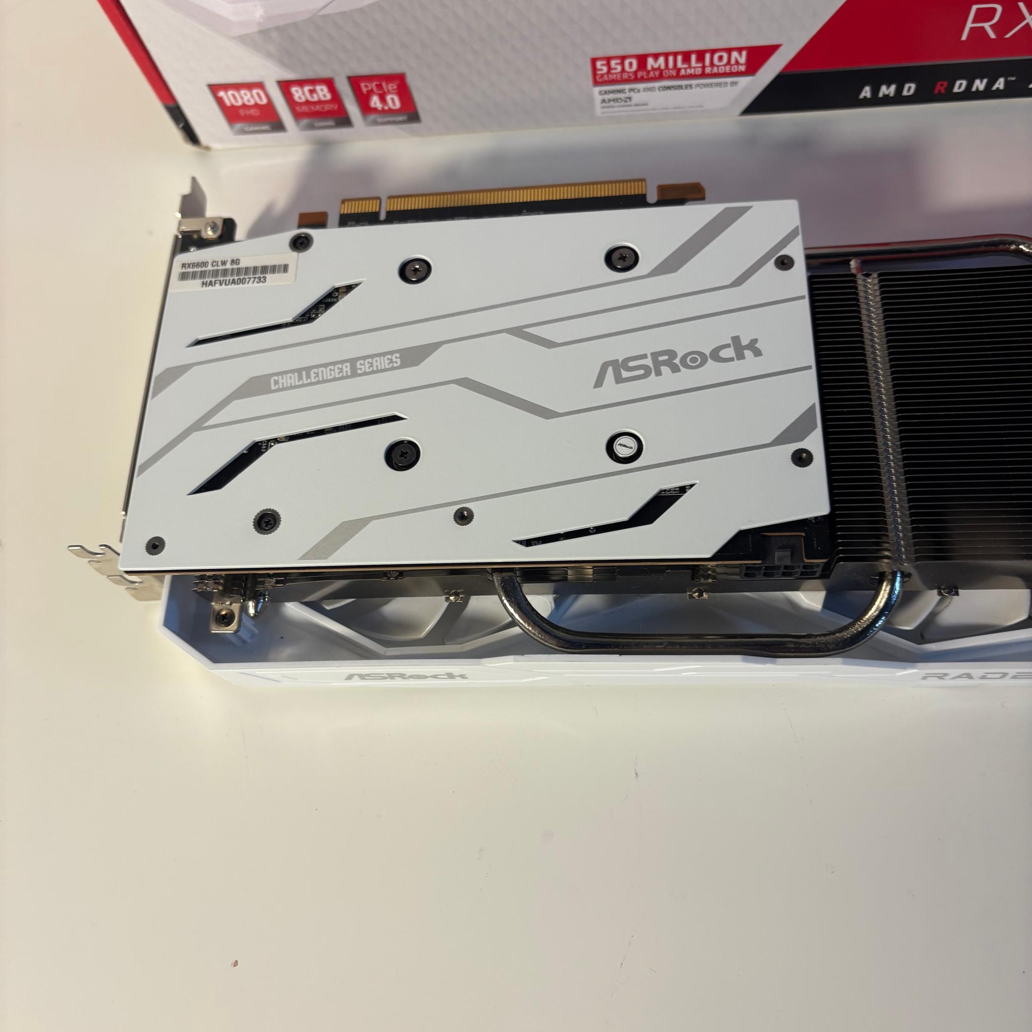 AMD Radeon RX 6600 8GB - Asrock Challenger White