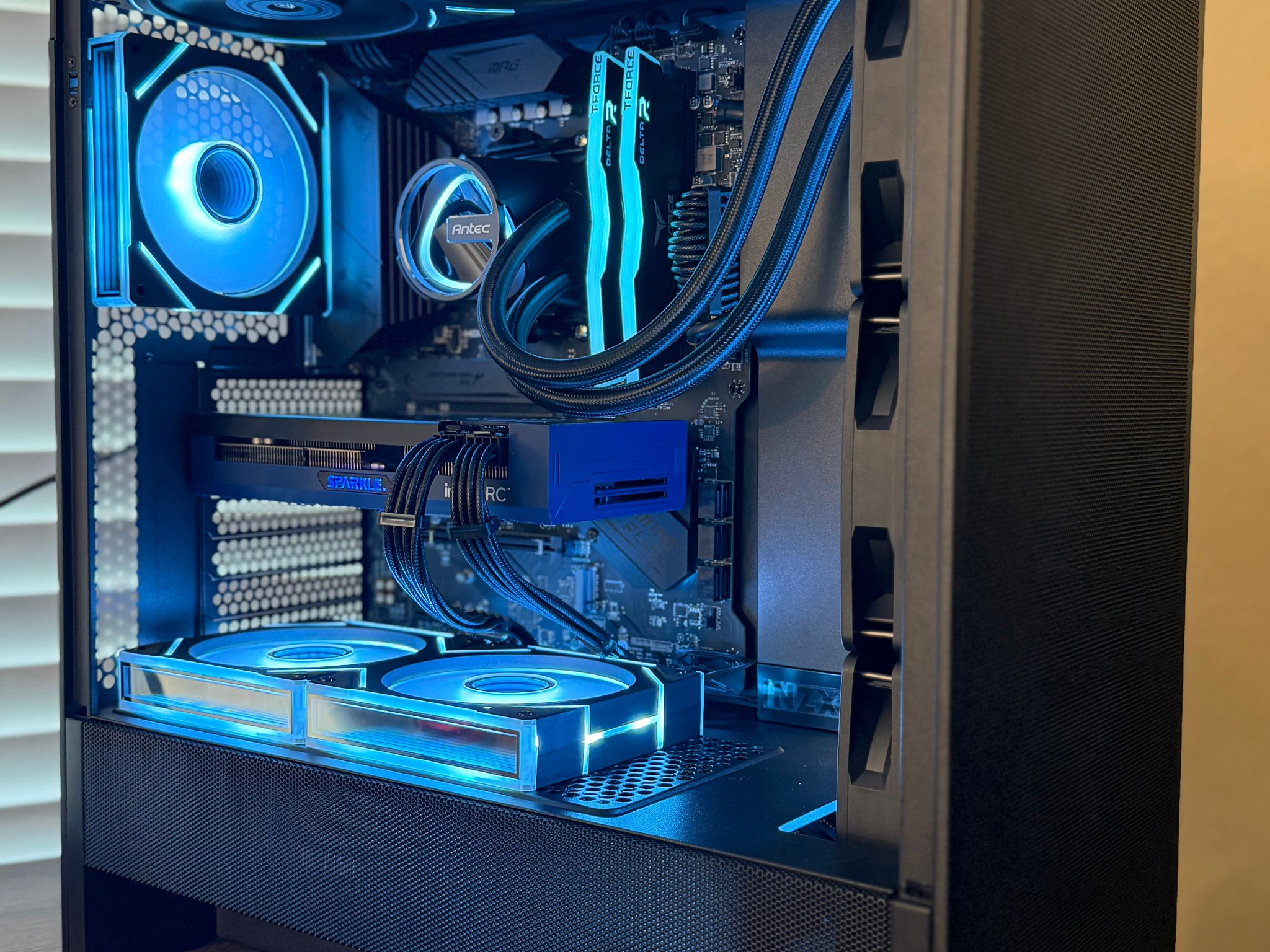 🔥 Gaming PC – Arc A750 SPARKLE ROC OC | Ryzen 5 5500 | WiFi | Windows 11 Pro | NZXT H5 Flow 🔥