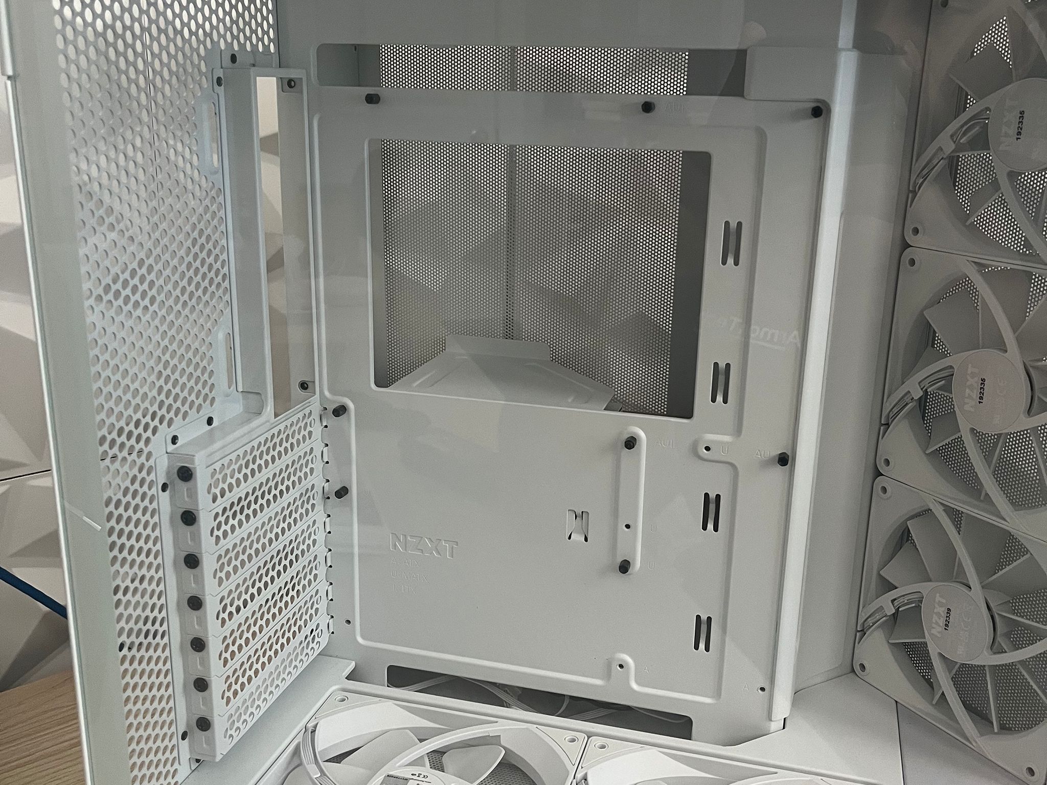 NZXT H6 FLOW MID TOWER AIRFLOW CASE WITH 5 FANS - GREAT CONDITION