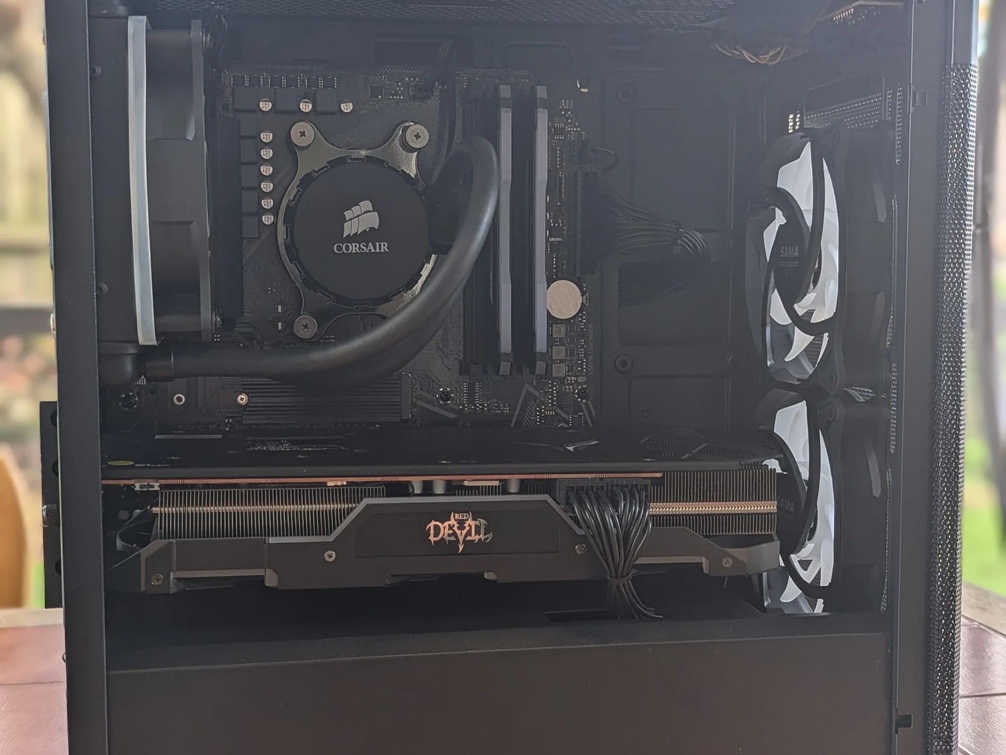 Hellion - RX 5700 XT R5 3600 16GB RAM 1TB NVMe