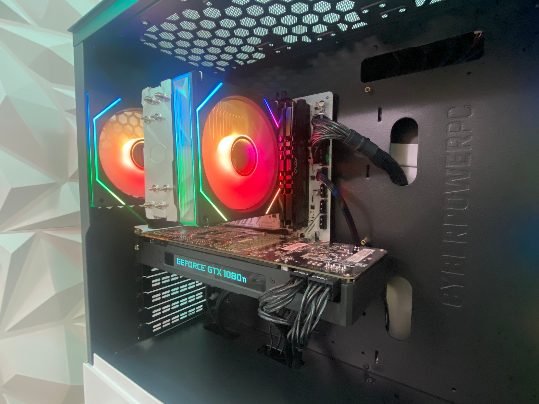 🎅🎅 White Elite Build – Ryzen 5 3600 + GTX 1080 Ti 11GB | 1080p/1440p High FPS Ready