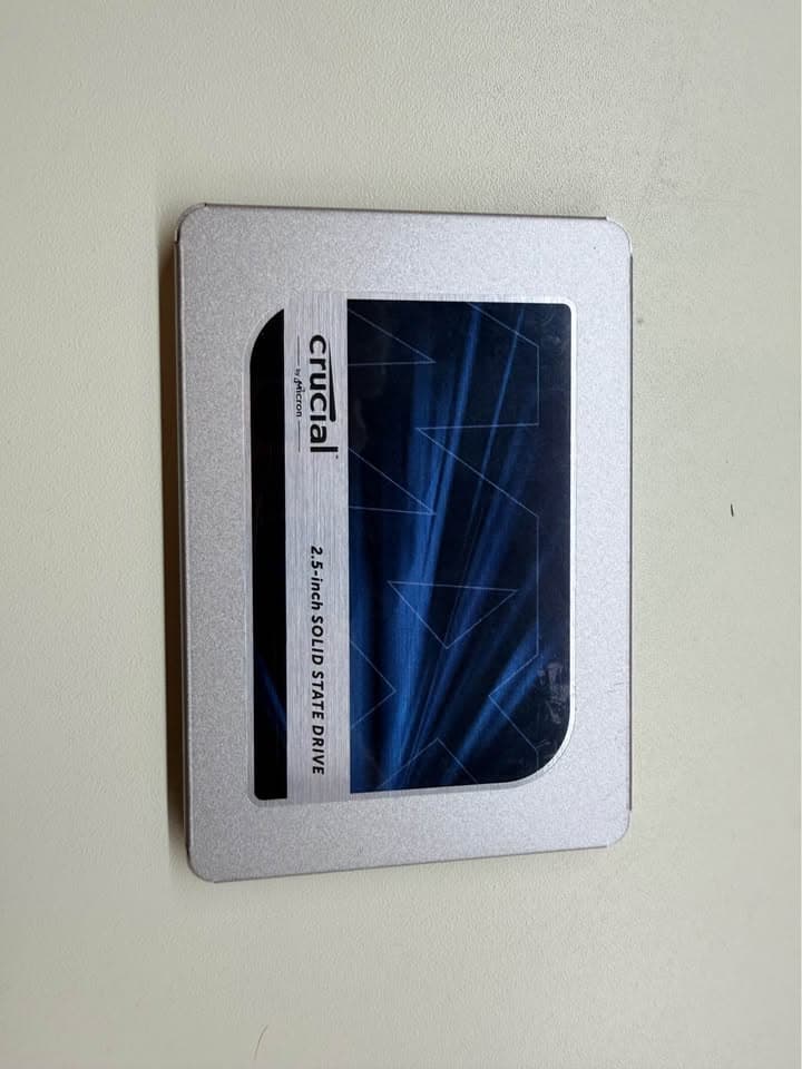 Crucial CT1000MX 1TB 2.5-inch SATA Internal SSD