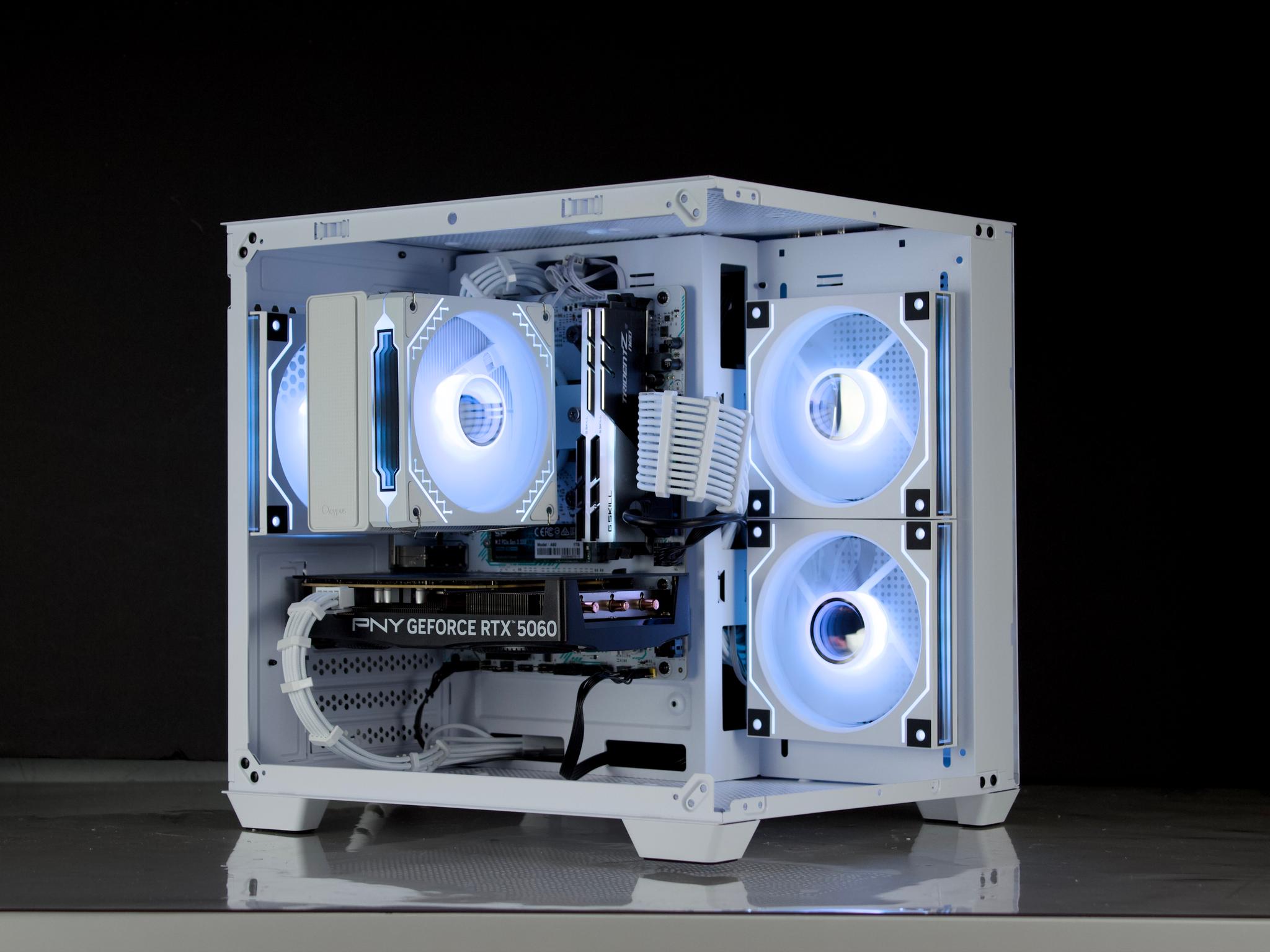 🧊❄️🧊 White Gaming PC – RTX 5060, Ryzen 5 5600X, 32GB RAM, 1TB SSD - WiFi, BlueTooth 🧊❄️🧊