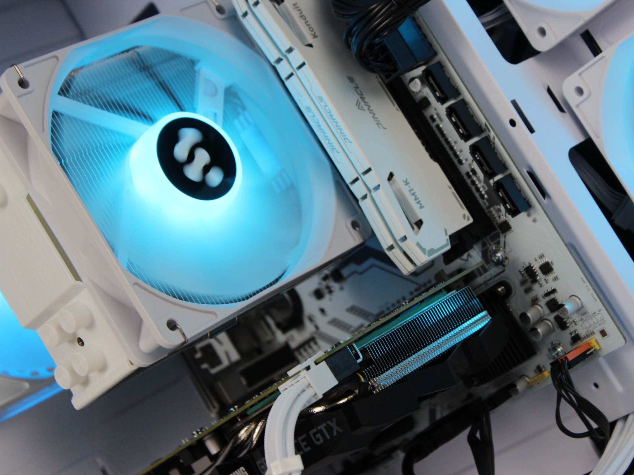 🧊White Gaming PC | GTX 1660 Super | Ryzen 5 2600 | 500GB SSD | 16GB RAM | 🧊
