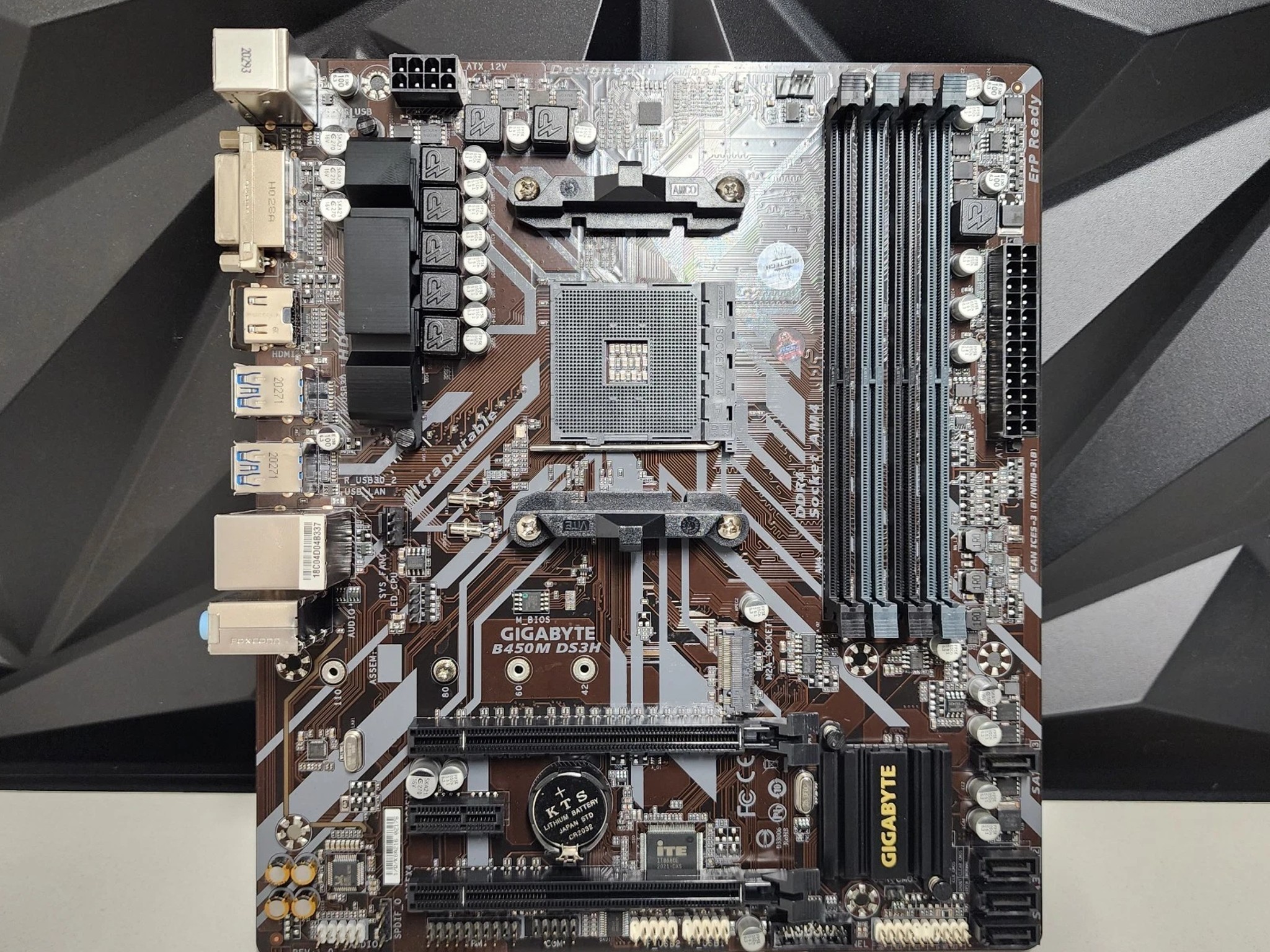 UPDATED BIOS GIGABYTE B450M DS3H DDR4 AM4 MATX Motherboard