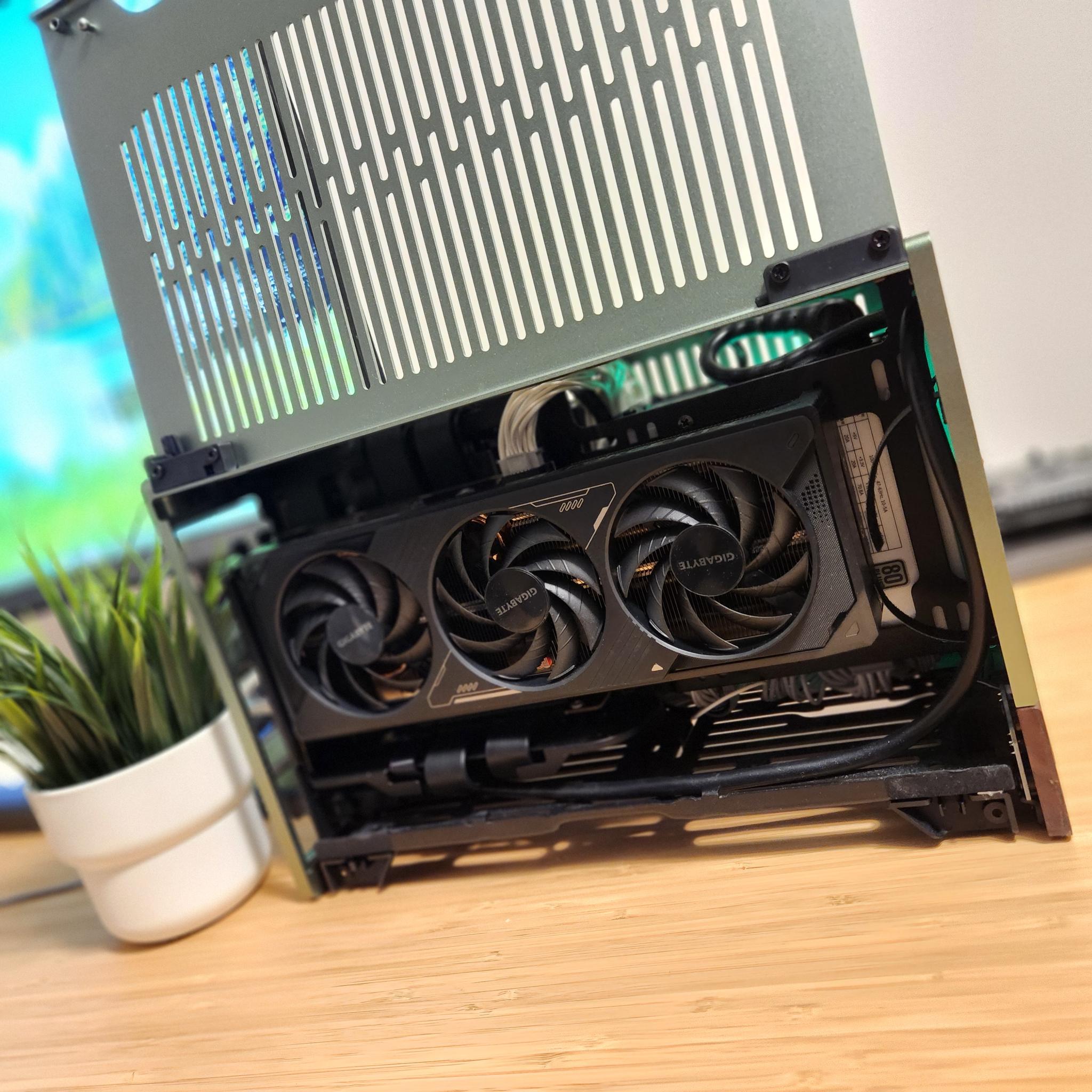 Ultimate SFF Gaming PC – 7950X3D + RTX 5070 Fractal Terra (Jade Green)