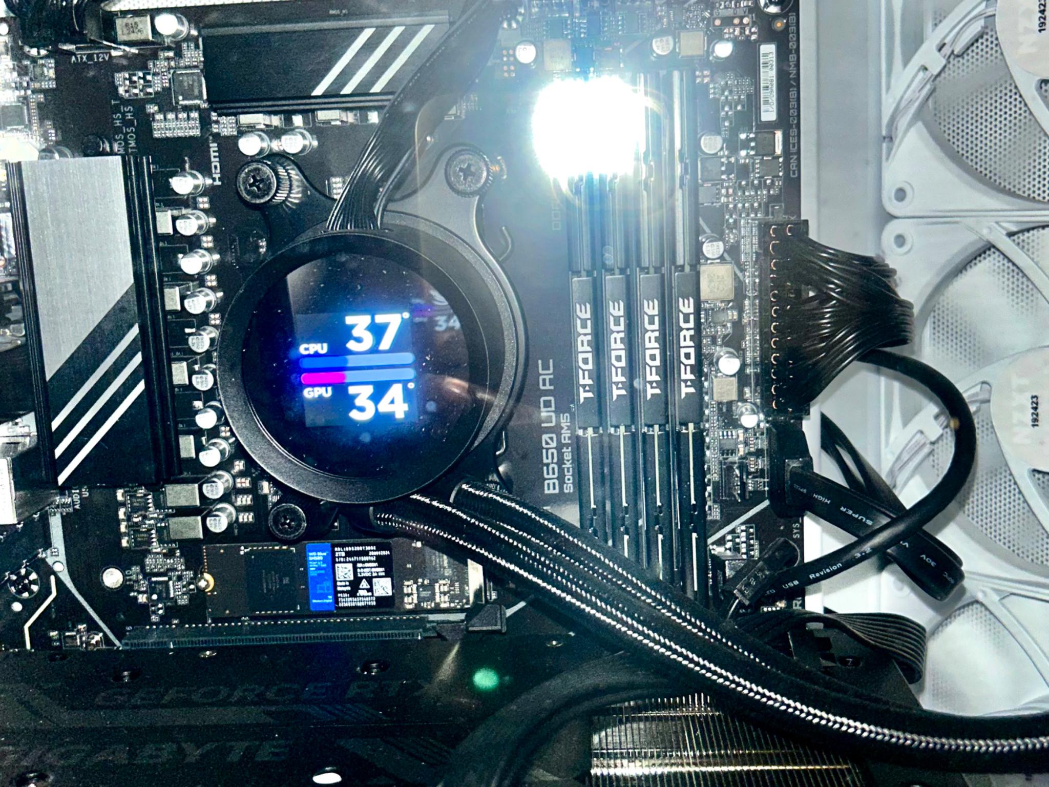 1440p RYZEN 7 9700x 4070 Gaming PC