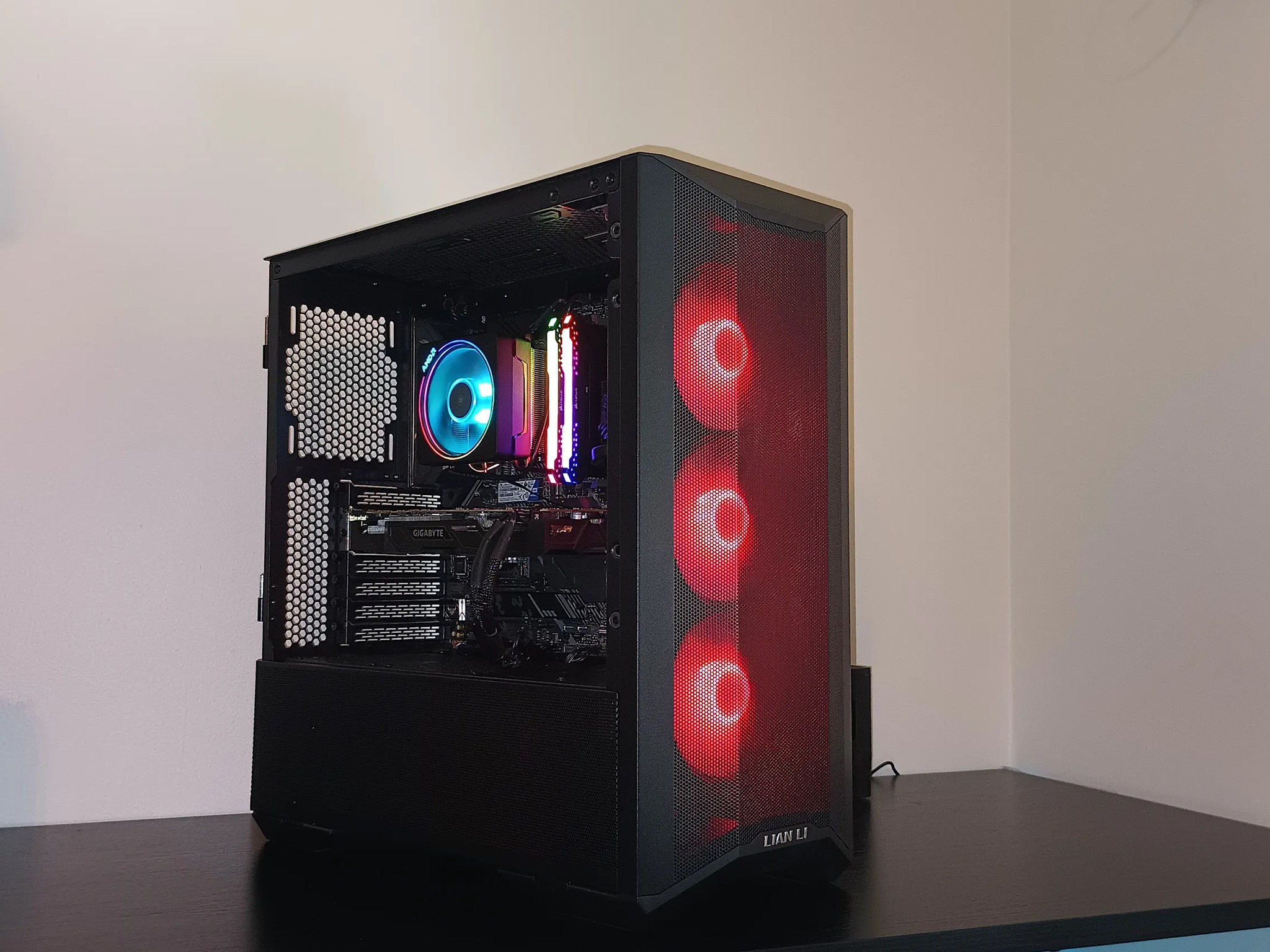 Summer Sale! Beginner's Dream Gaming PC! | R7 3700X | GTX 1070 8G | 16GB DDR4 RAM |