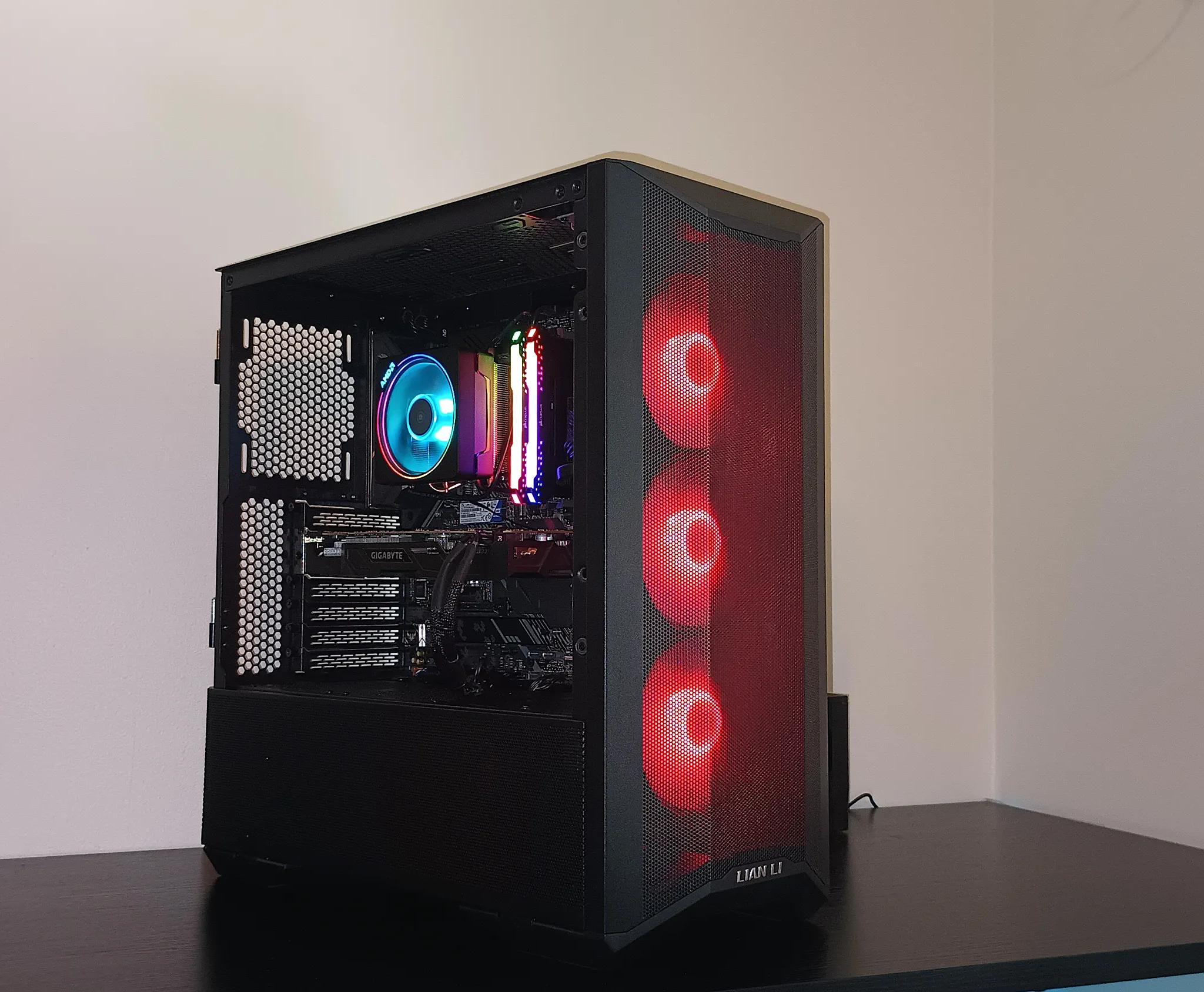 Summer Sale! Beginner's Dream Gaming PC! | R7 3700X | GTX 1070 8G | 16GB DDR4 RAM |