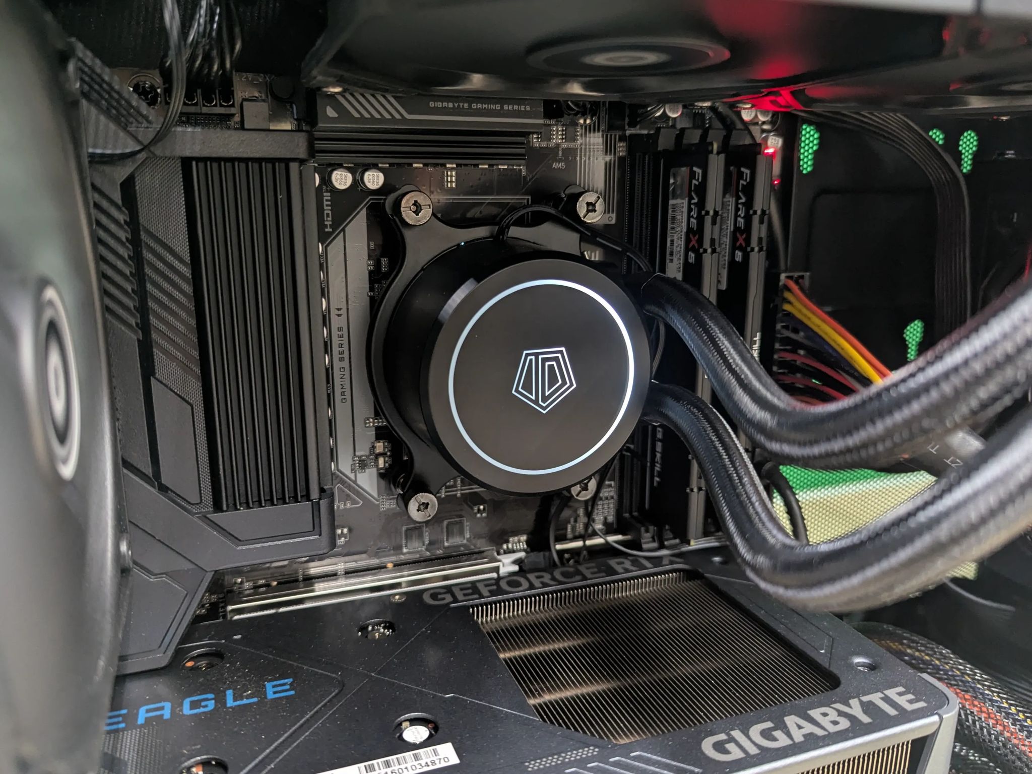 🦂 Gaboon | 5060 Ti 16GB | AMD 9600X | Compact Wood Build | 32GB DDR5 | 2TB NVMe