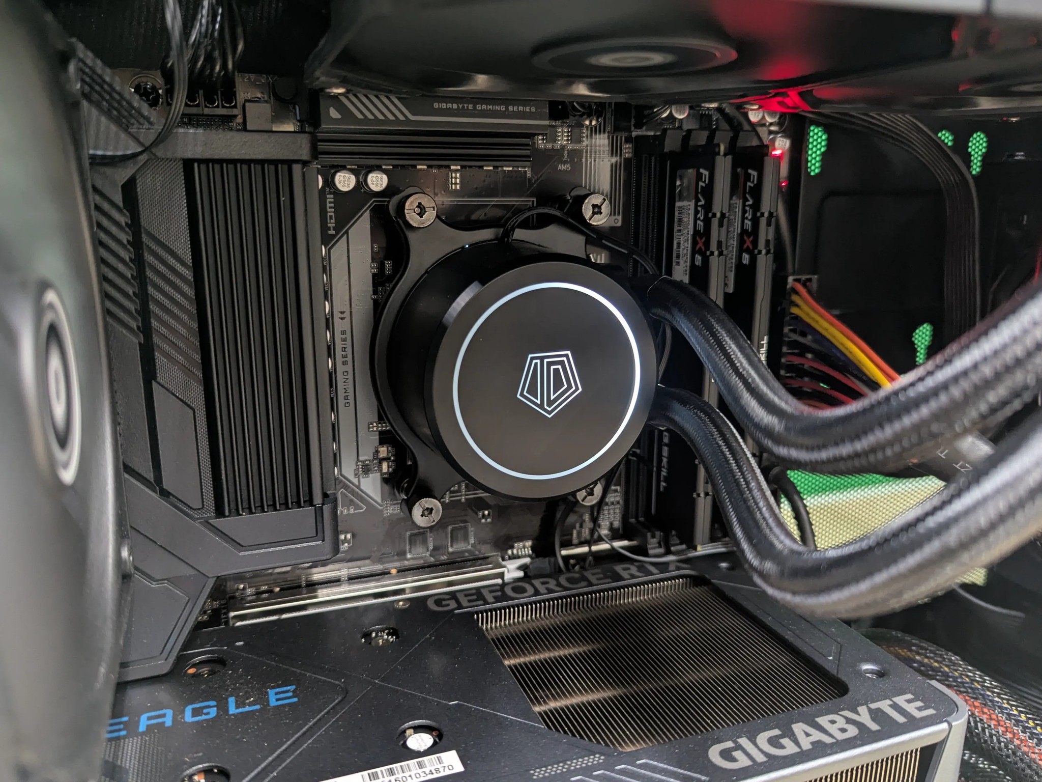 🦂 Gaboon | 5060 Ti 16GB | AMD 9600X | Compact Wood Build | 32GB DDR5 | 2TB NVMe