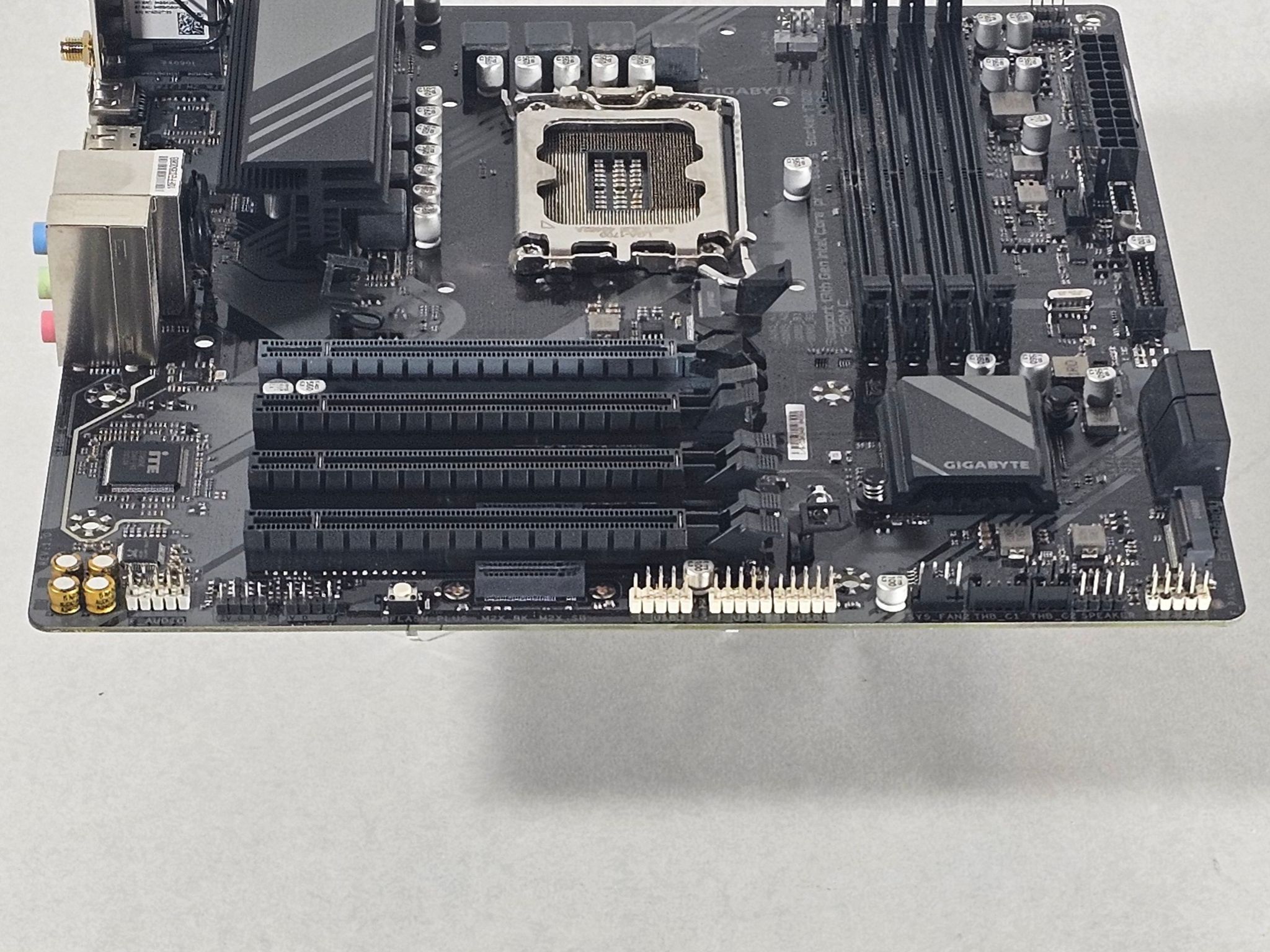 Gigabyte B760 LGA1700 ATX Motherboard DDR5 - Intel LGA1700