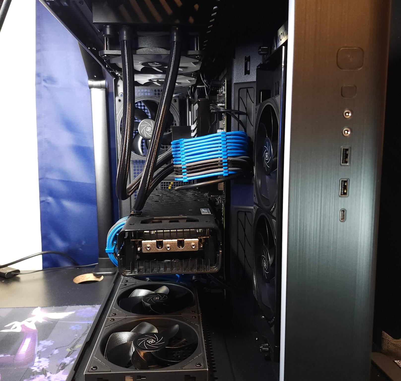 Tron Legacy Dark Gaming - Ryzen 7 5700X3D | RX 6800