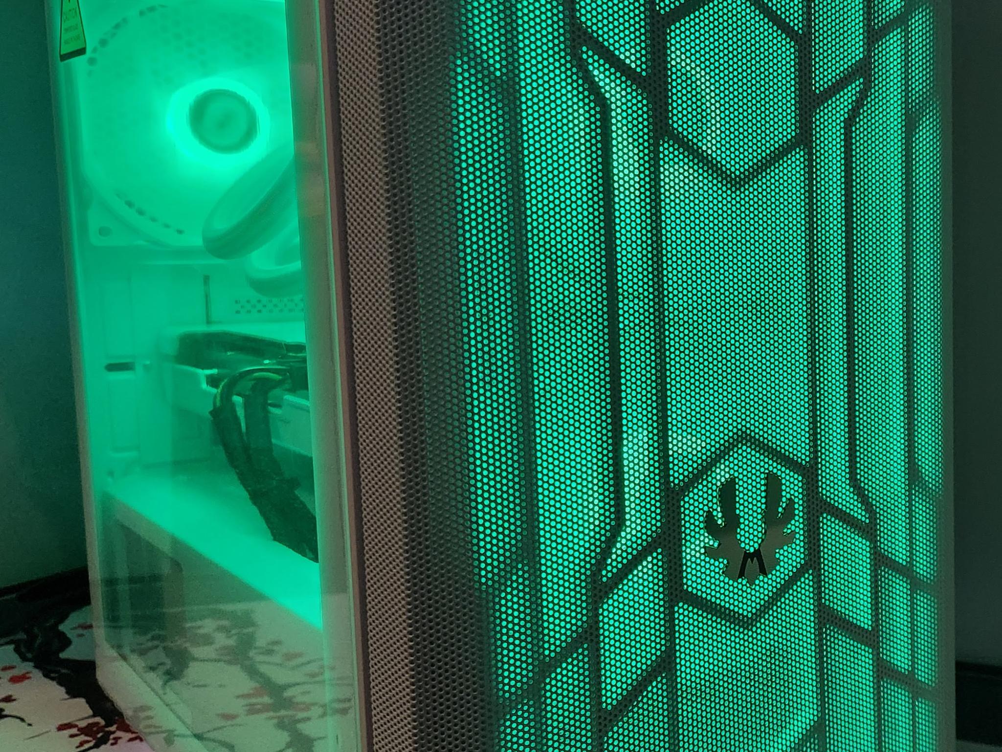Liquid Cooled Frosty RIG Ryzen 5 / 32GB / 1TB SSD / RX 6600