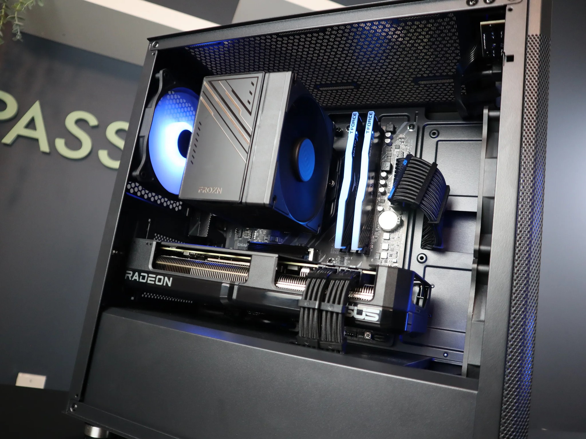 1440p WiFi Gaming PC | Ryzen 7 5700X3D | ASUS 7700XT | 32GB RAM | 1TB | 500+ FPS | All Brand New