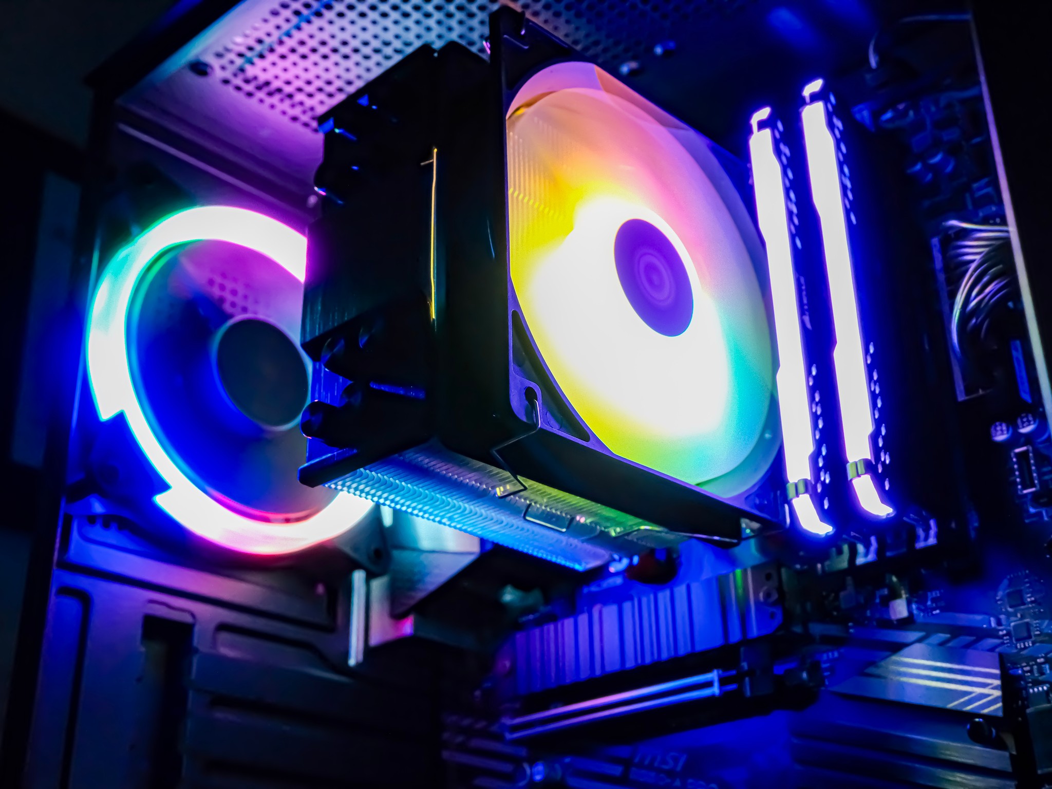 🌌Neon Core⚡|RYZEN 5 + RX 5700 + 32GB RAM|