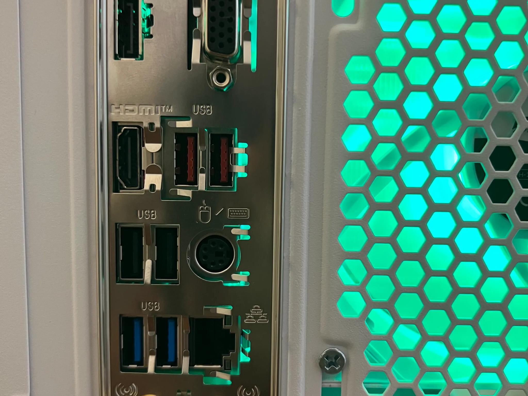 Gaming PC Nvidia GTX 1080 8gb 1tb SSD 16GB RAM WIFi+BT WINDOWS 11, Ryzen 5-5600