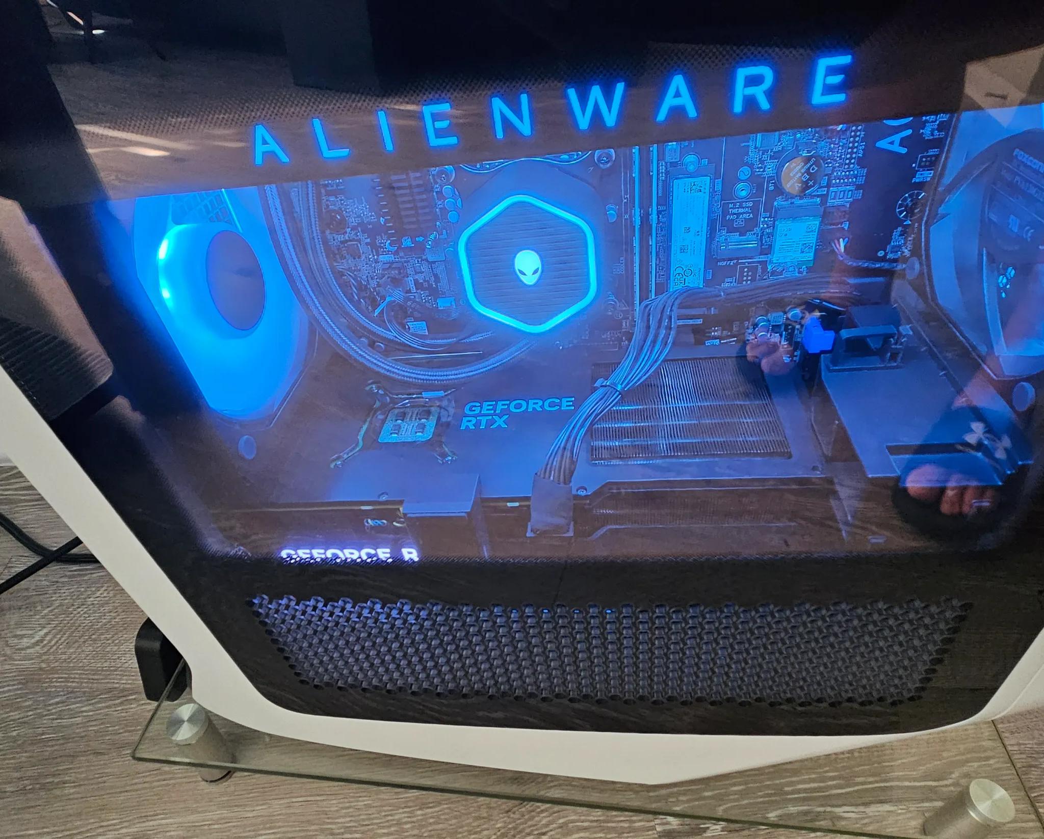 Alienware Aurora R15 | Nvidia Rtx 4090 | i9 13th Gen | 4TB NVMe + 2TB SATA | 1350W | liquid cooled