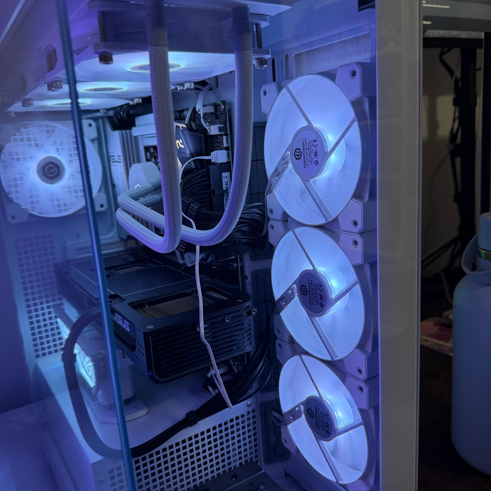 High-end gaming PC RTX 5080 Ultra 9 285k 64GB DDR5 RAM