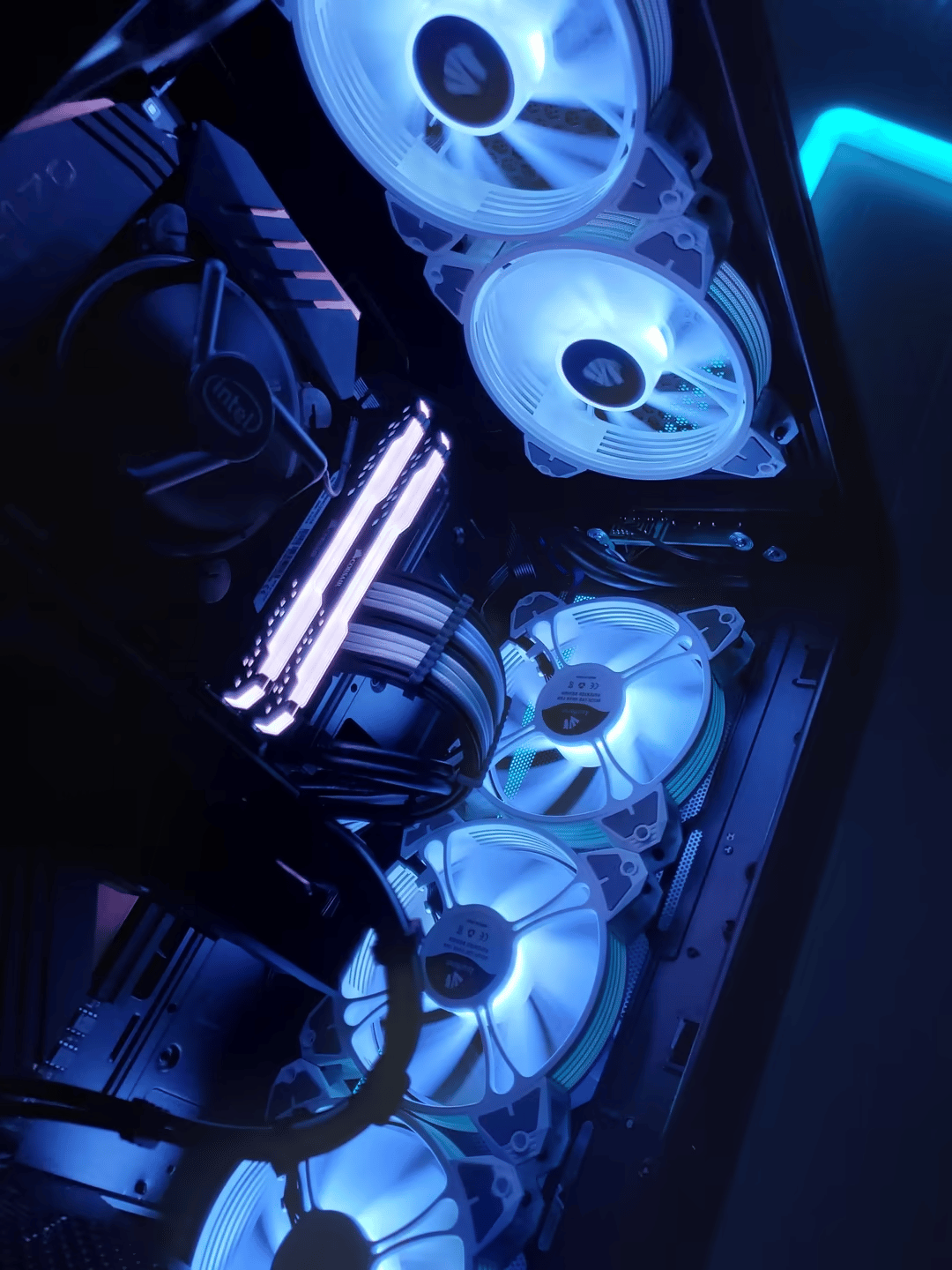 Stringy v2 | i7 7700k - GTX 1060