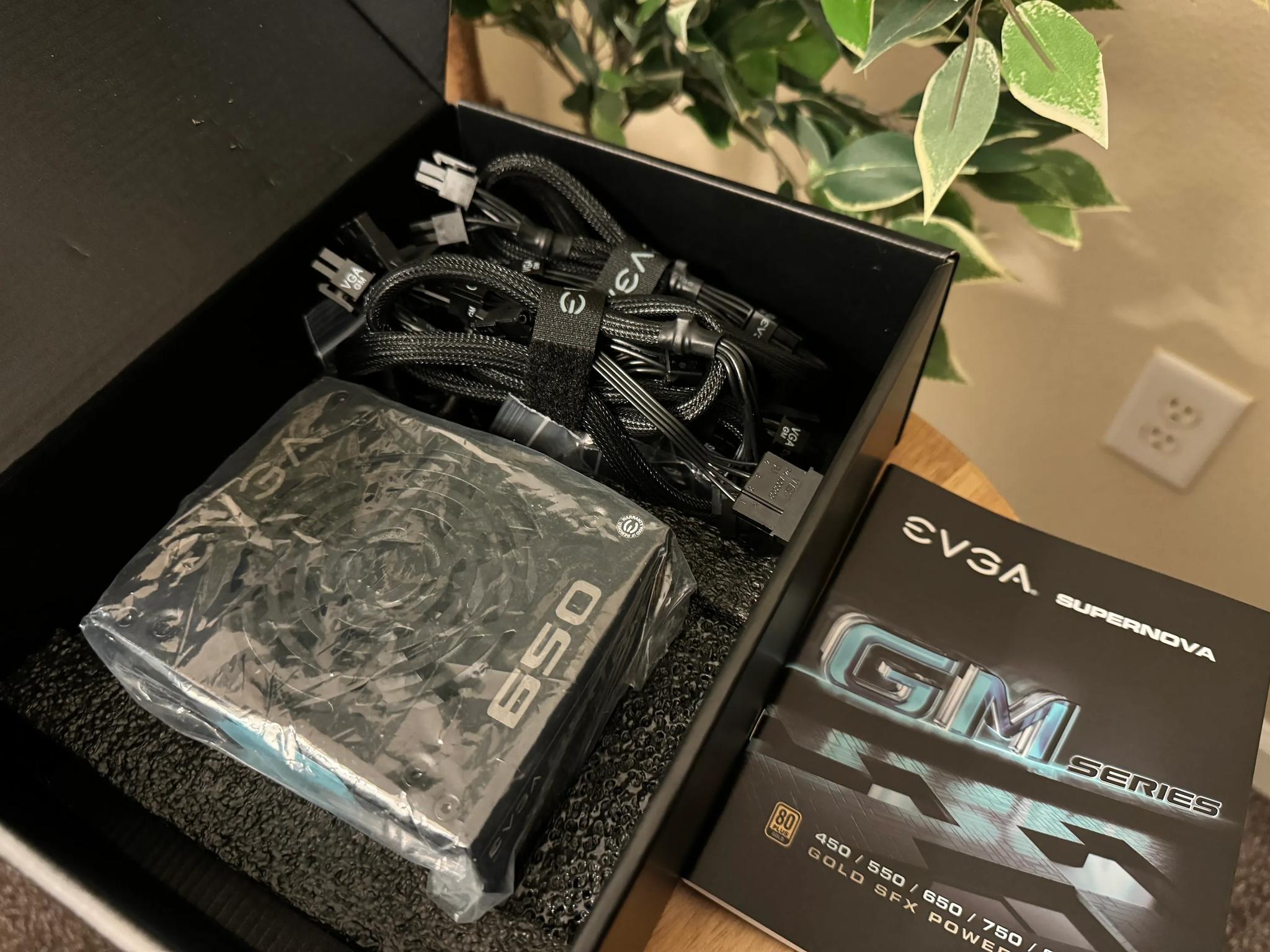 EVGA SFX SuperNOVA 650 GM, 80 Plus Gold 650W