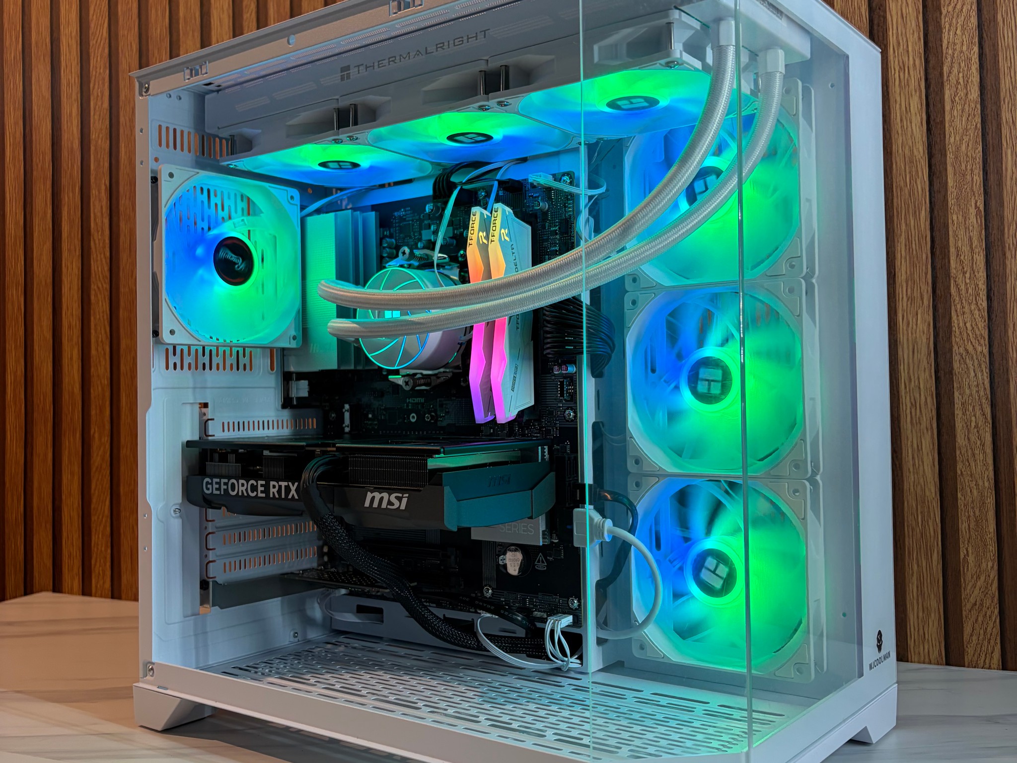 RTX 5070 | RYZEN 5 7600X | 1TB SSD | 16GB DDR5 | 360MM AIO