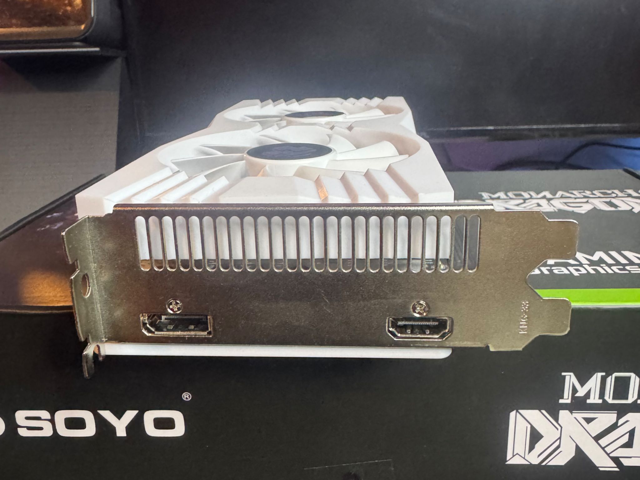 Monarch AMD 580 8gb