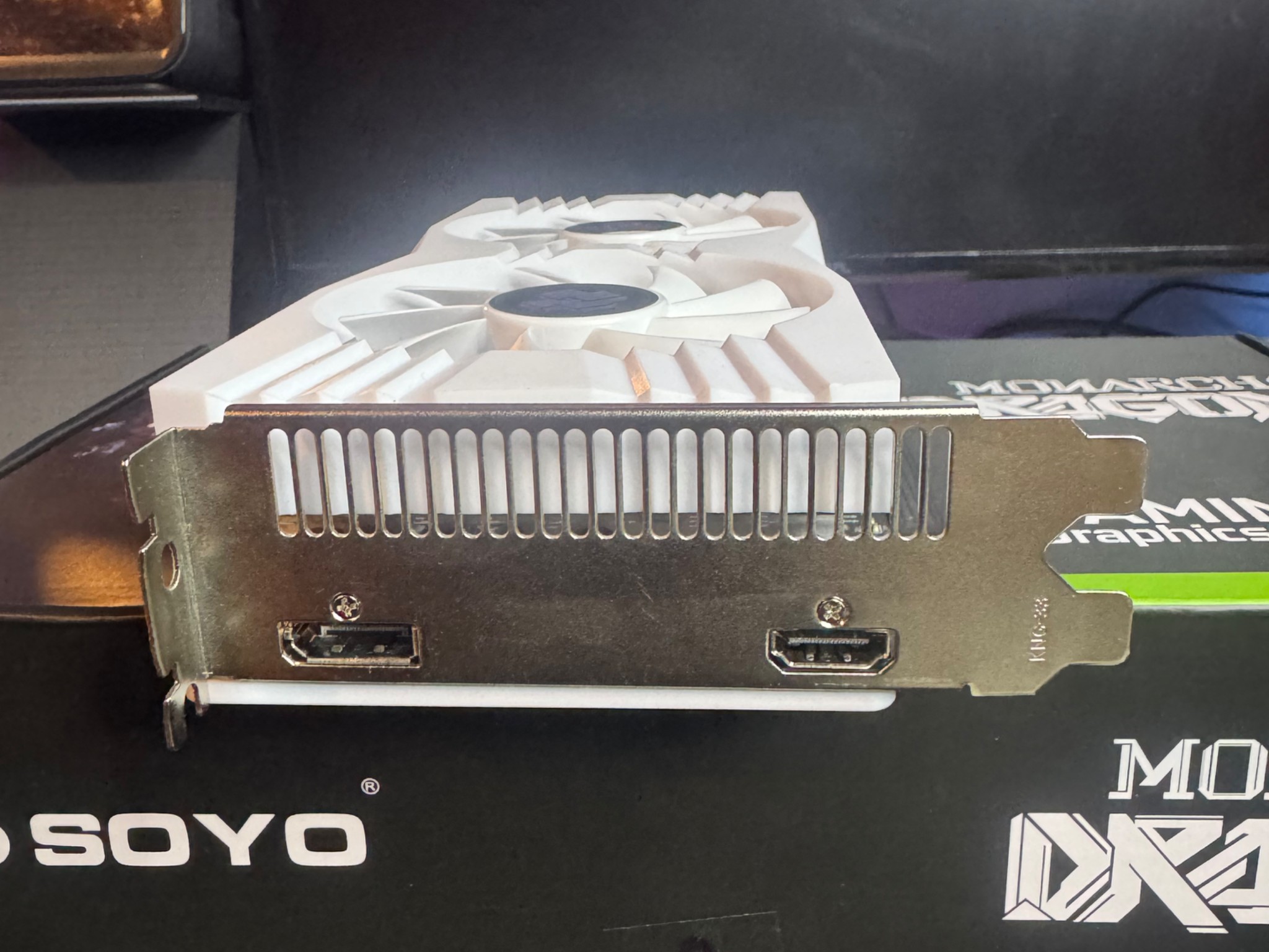 Monarch AMD 580 8gb