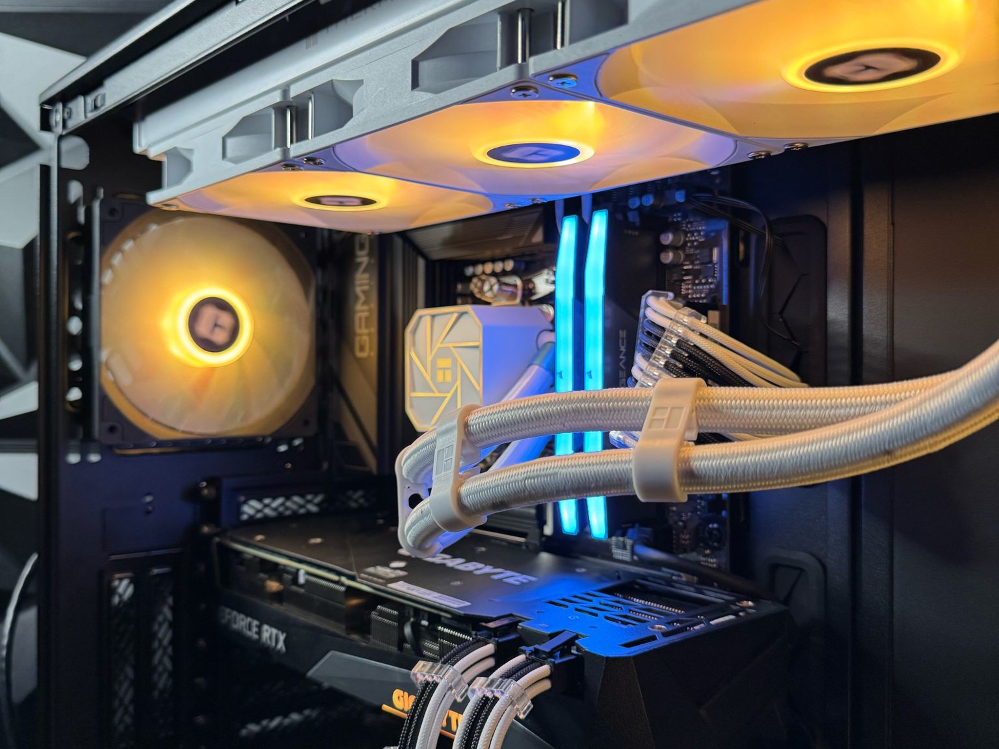 🎰 The Jackpot 777 🎰 Ryzen 7 7700X| RTZ 3070| 32 GB DDR5| 1.5 TB NVMe