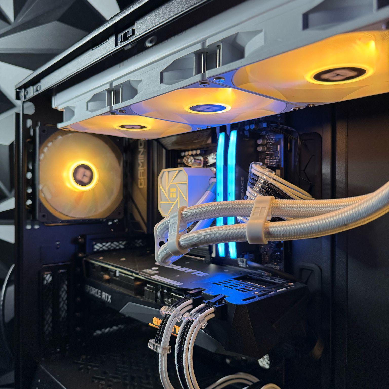 🎰 The Jackpot 777 🎰 Ryzen 7 7700X| RTZ 3070| 32 GB DDR5| 1.5 TB NVMe