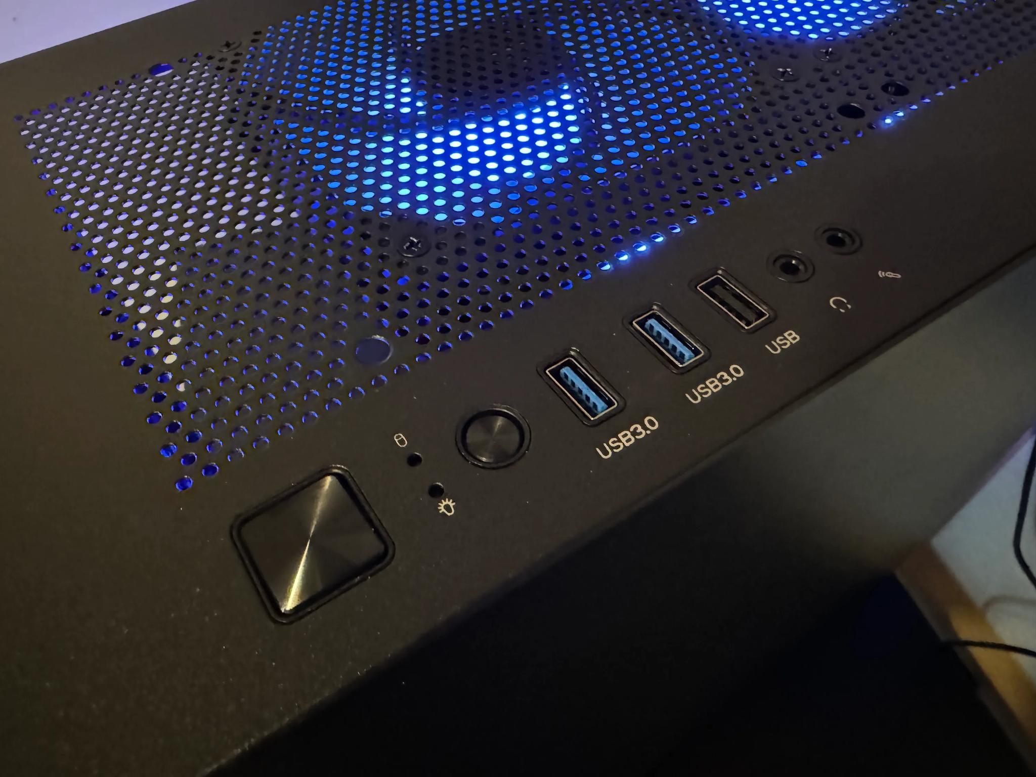 i7 4770K | GTX 1060 6GB | 1TB STORAGE | WIFI | BLUETOOTH