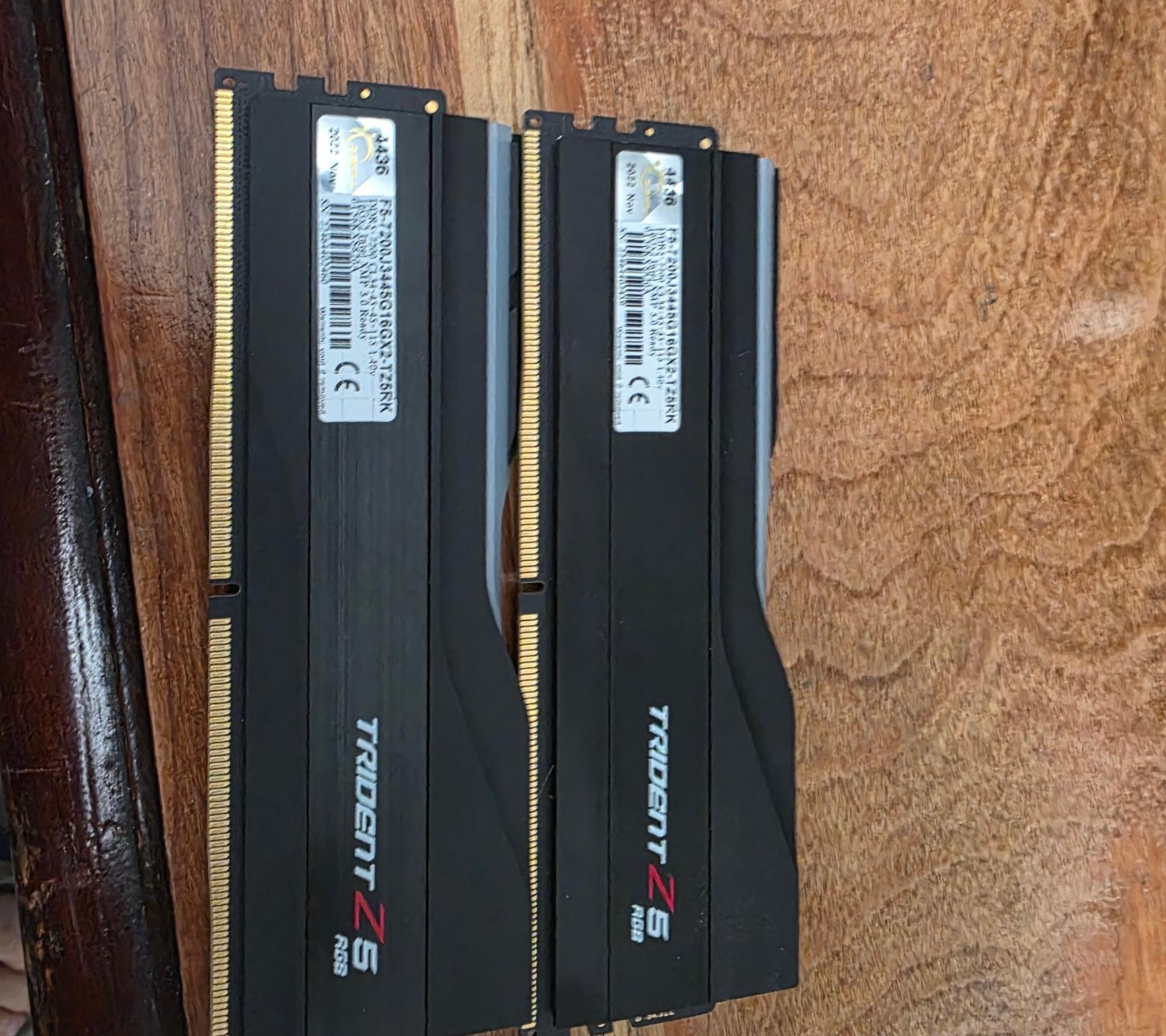G.SKILL Trident Z5 RGB Series 32GB (2 x 16GB) 288-Pin PC RAM DDR5 7200 CL 34