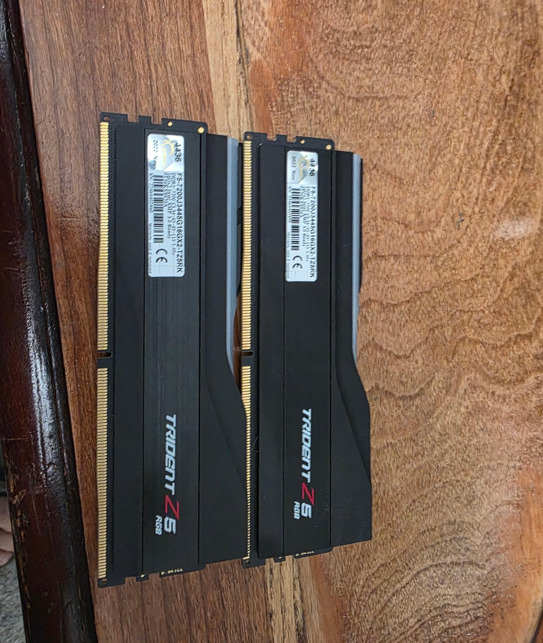 G.SKILL Trident Z5 RGB Series 32GB (2 x 16GB) 288-Pin PC RAM DDR5 7200 CL 34