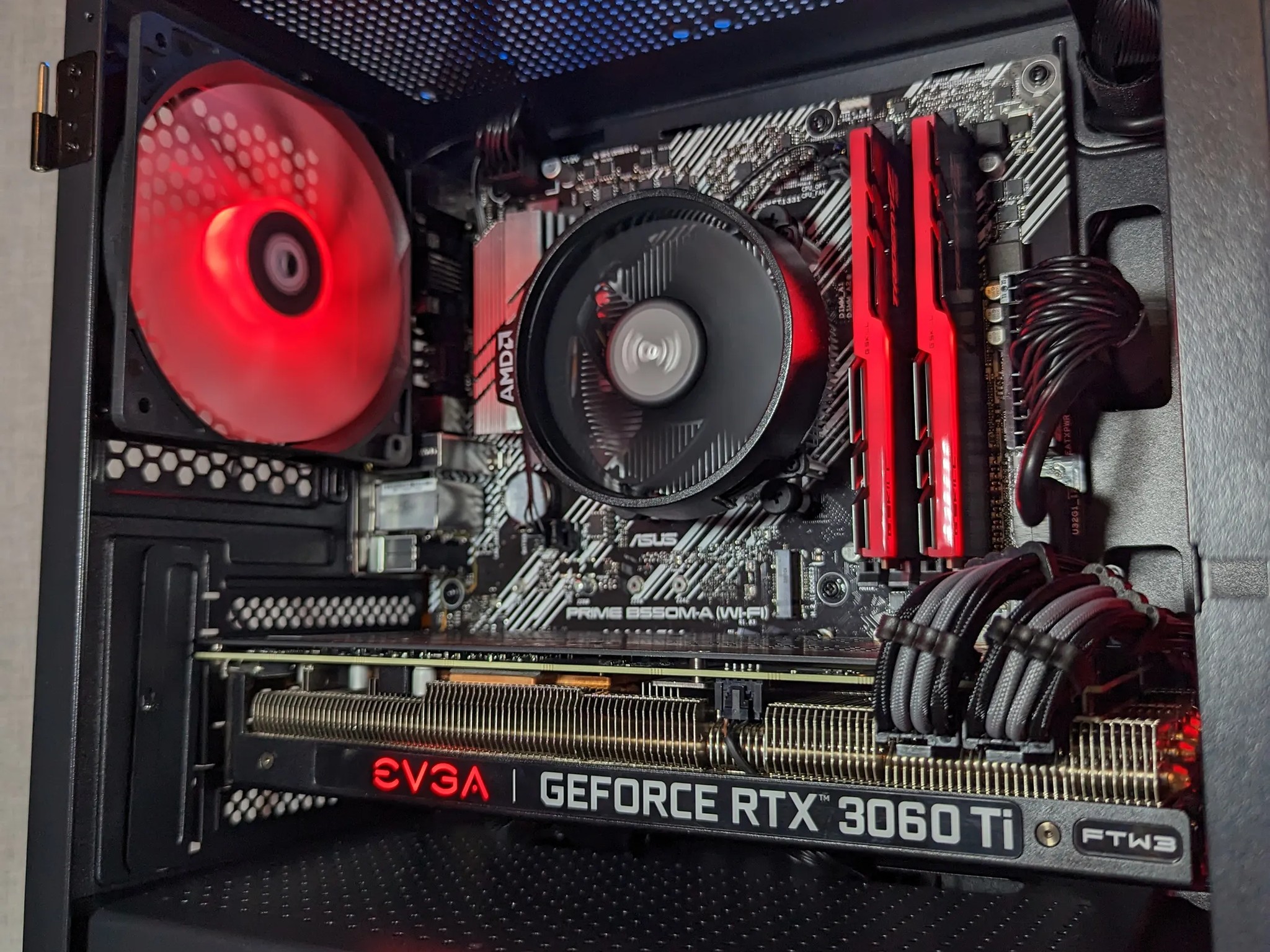 RTX 3060ti // Ryzen 3600x // 16GB 3600Mhz DDR4 // 1TB NVMe SSD // WiFi