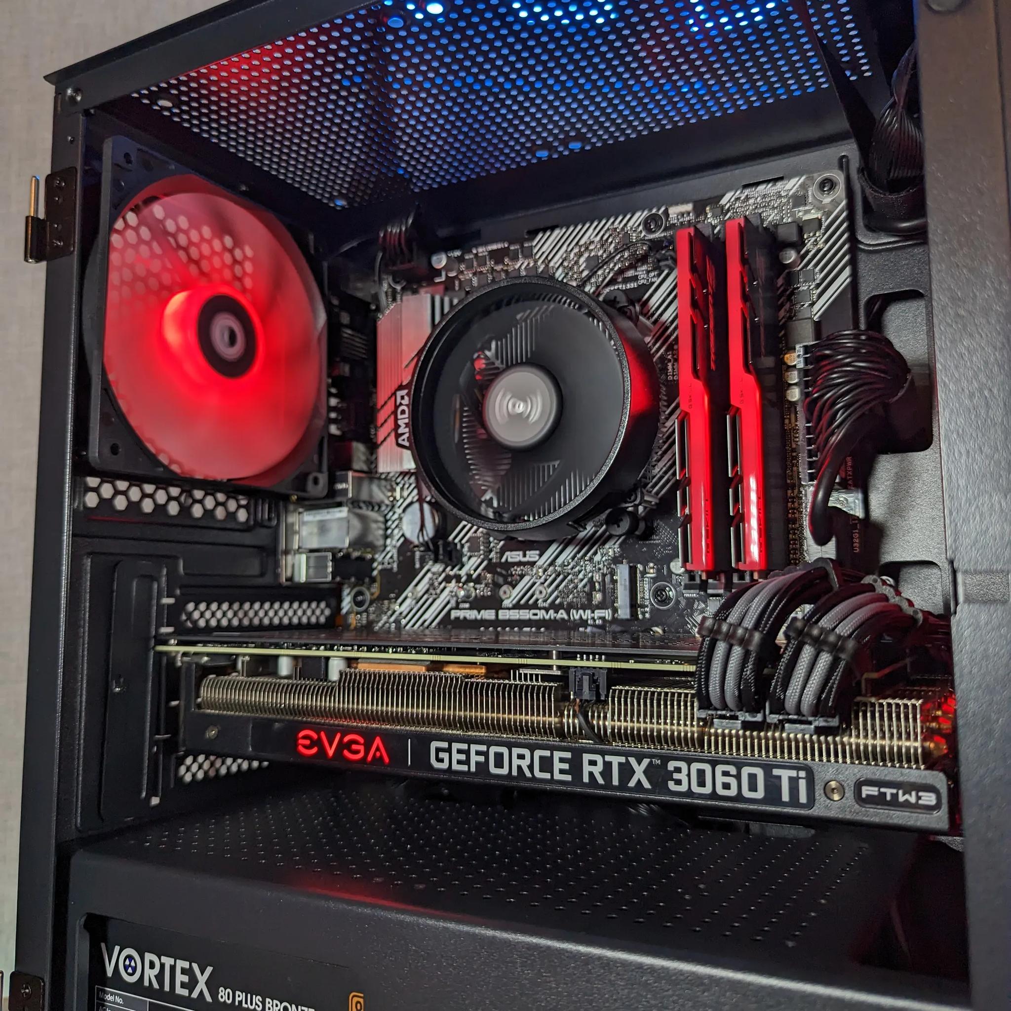 RTX 3060ti // Ryzen 3600x // 16GB 3600Mhz DDR4 // 1TB NVMe SSD // WiFi