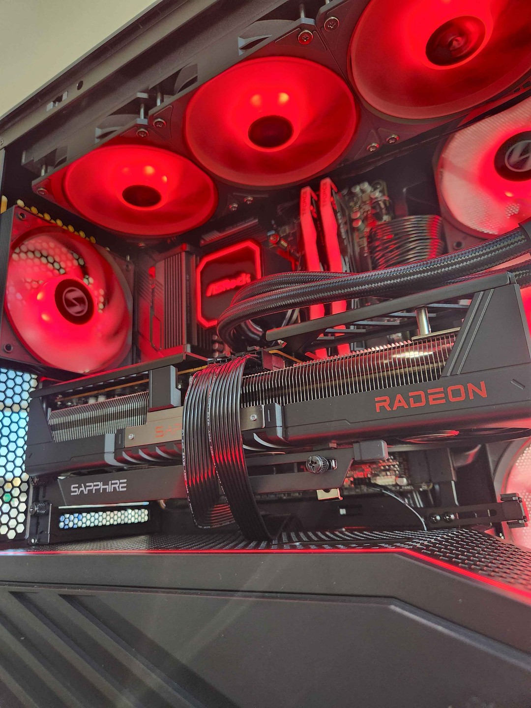 🍀RX 9070 XT | Ryzen 7 9800X3D | 32GB DDR5 | 2TB NVMe | WiFi