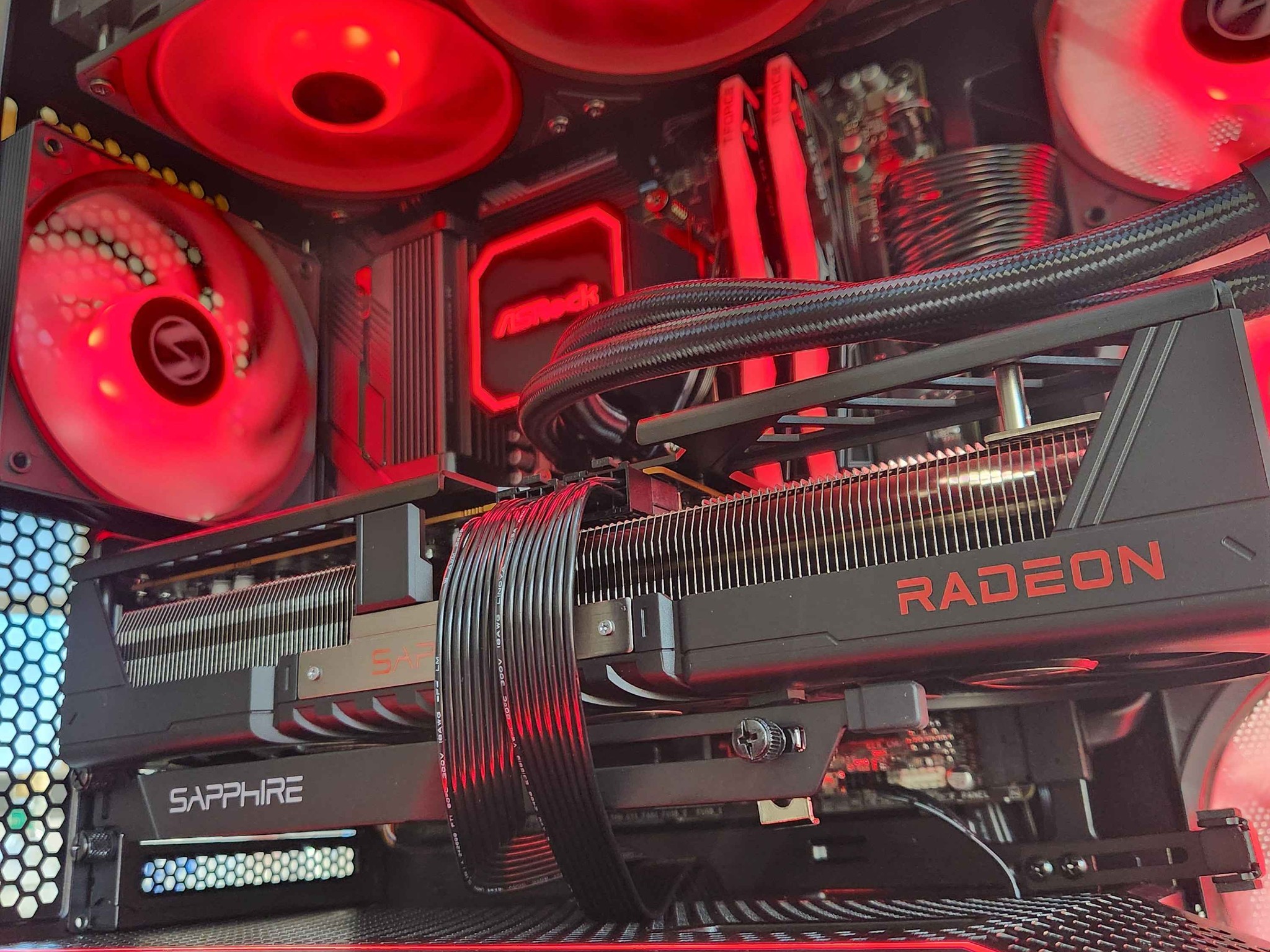 🍀RX 9070 XT | Ryzen 7 9800X3D | 32GB DDR5 | 2TB NVMe | WiFi | Windows 11