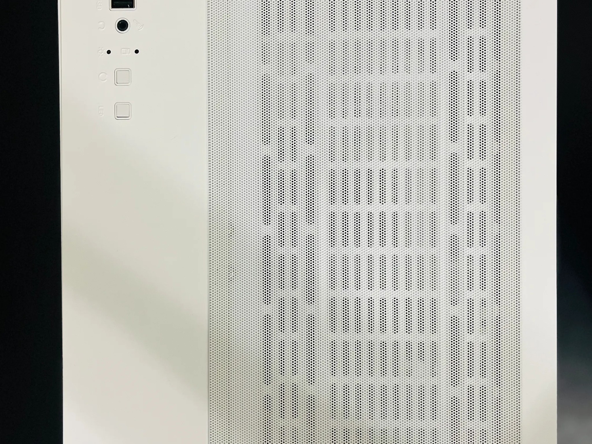 | RTX 4060 | Ryzen 5 5600 X | 16 GB 3200 Mhz | 500 GB Storage | Beautiful ARGB Supercomputer |