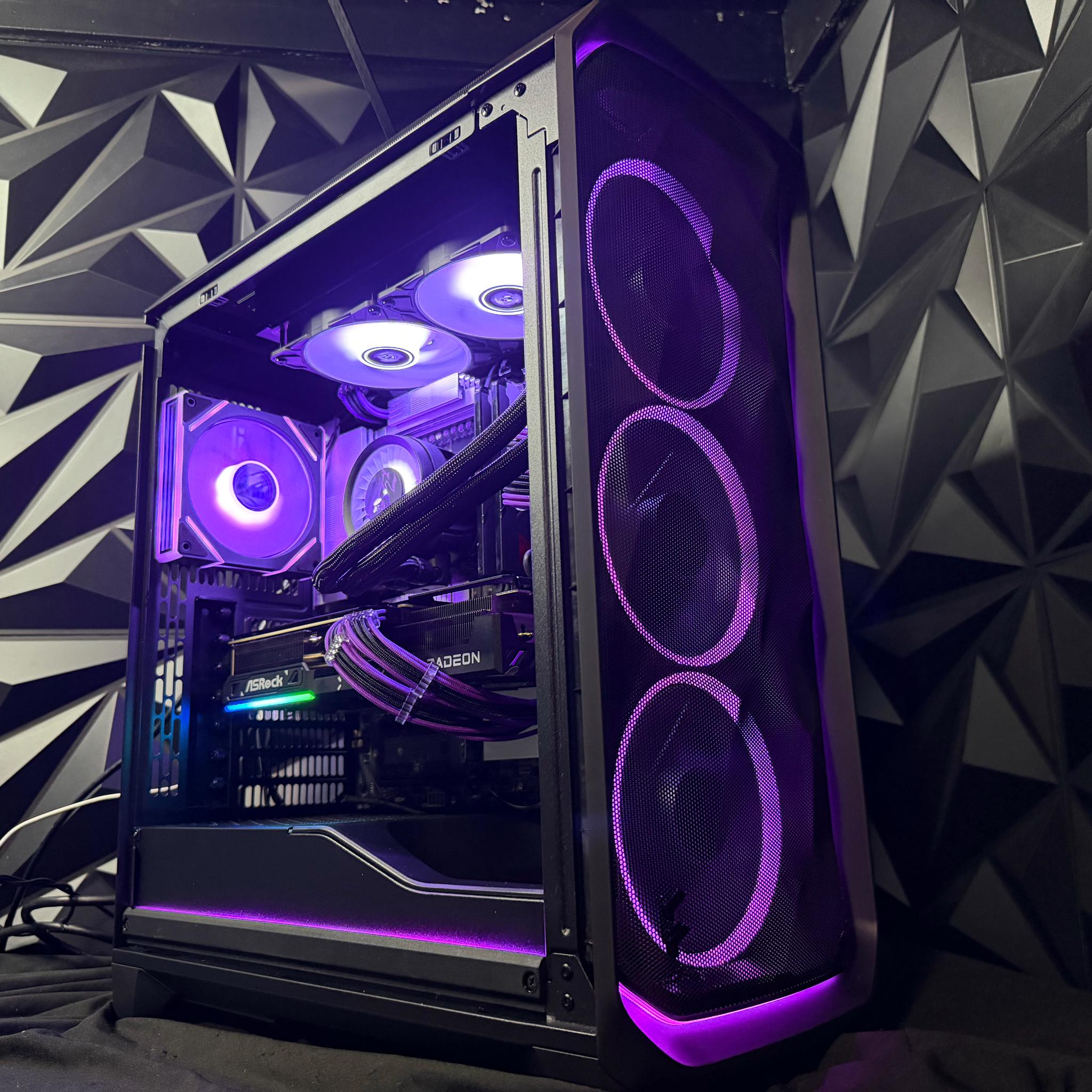 💜🌆 VIOLET CITY 🌆💜Ryzen 5 9600X| RX 9070XT| 32 GB DDR5|2 TB NVMe| 850W PSU