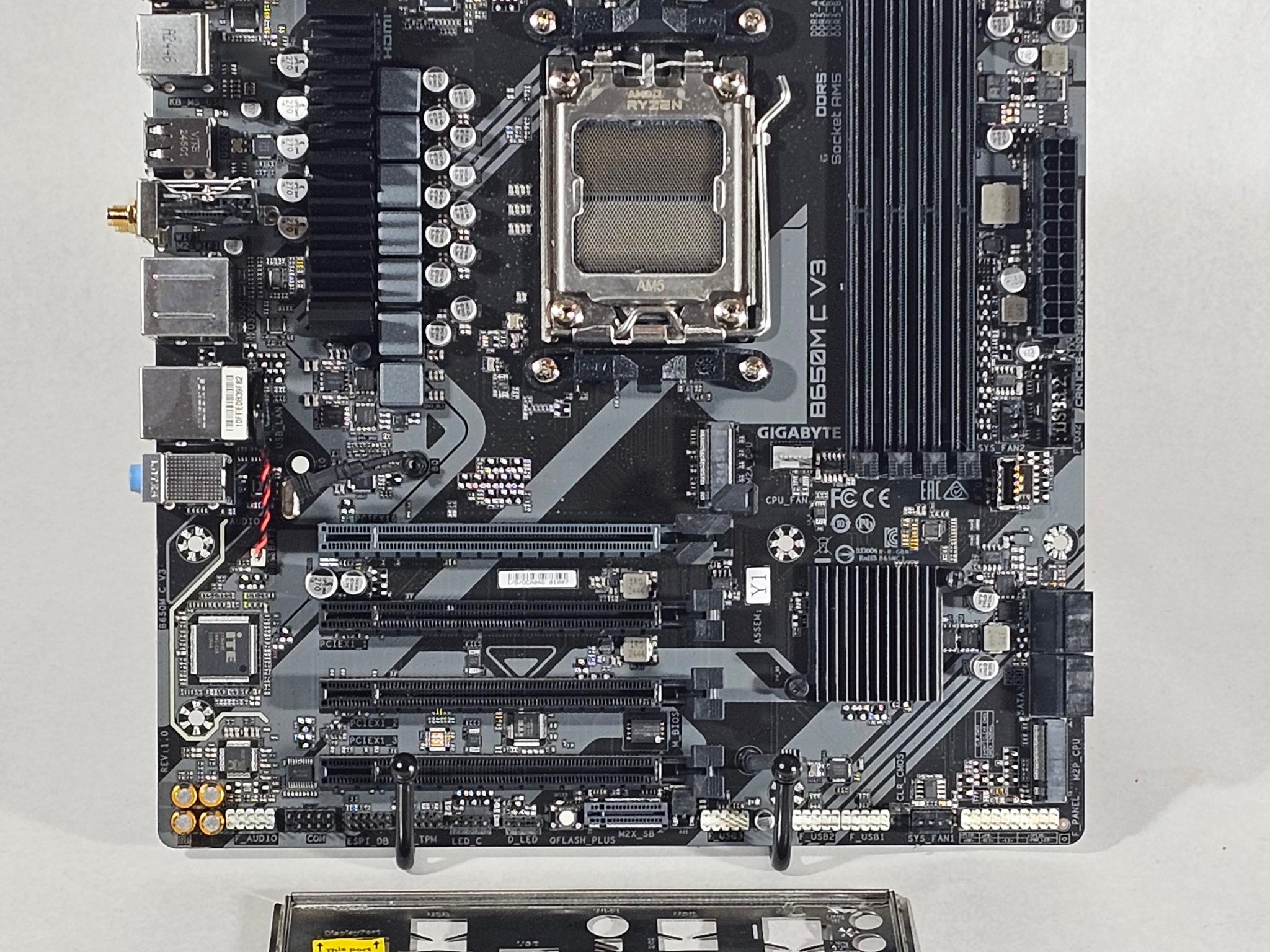 Gigabyte B650M C V3 AM5 DDR5 mATX Motherboard