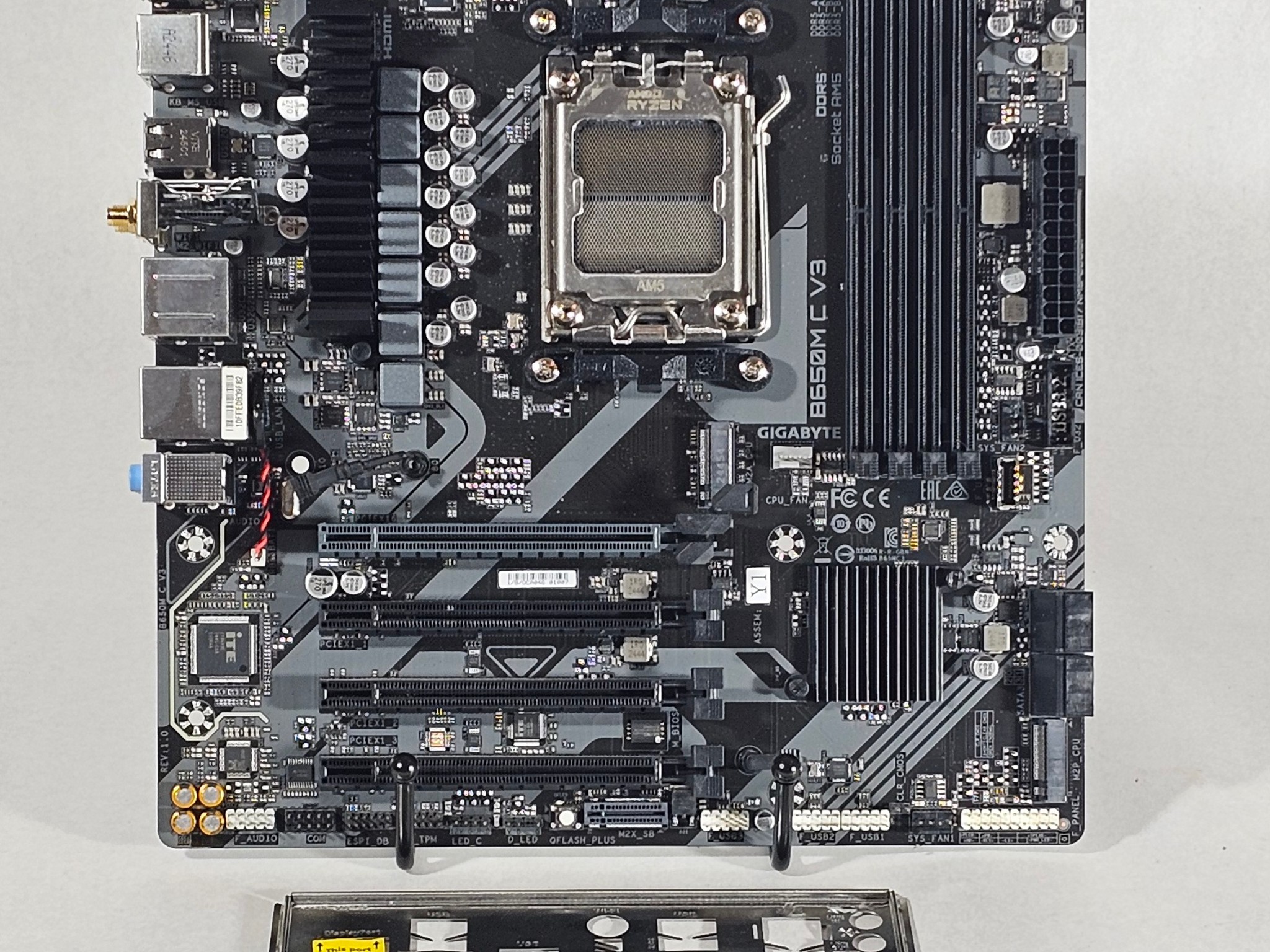Gigabyte B650M C V3 AM5 DDR5 mATX Motherboard