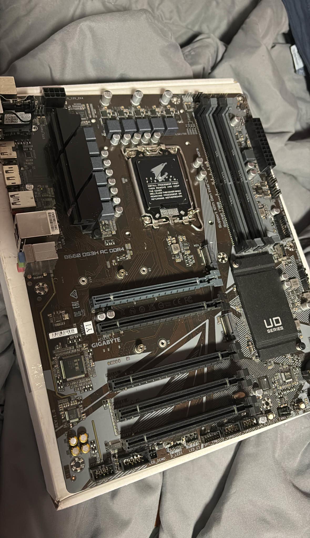 GIGABYTE B660 DS3H AC DDR4