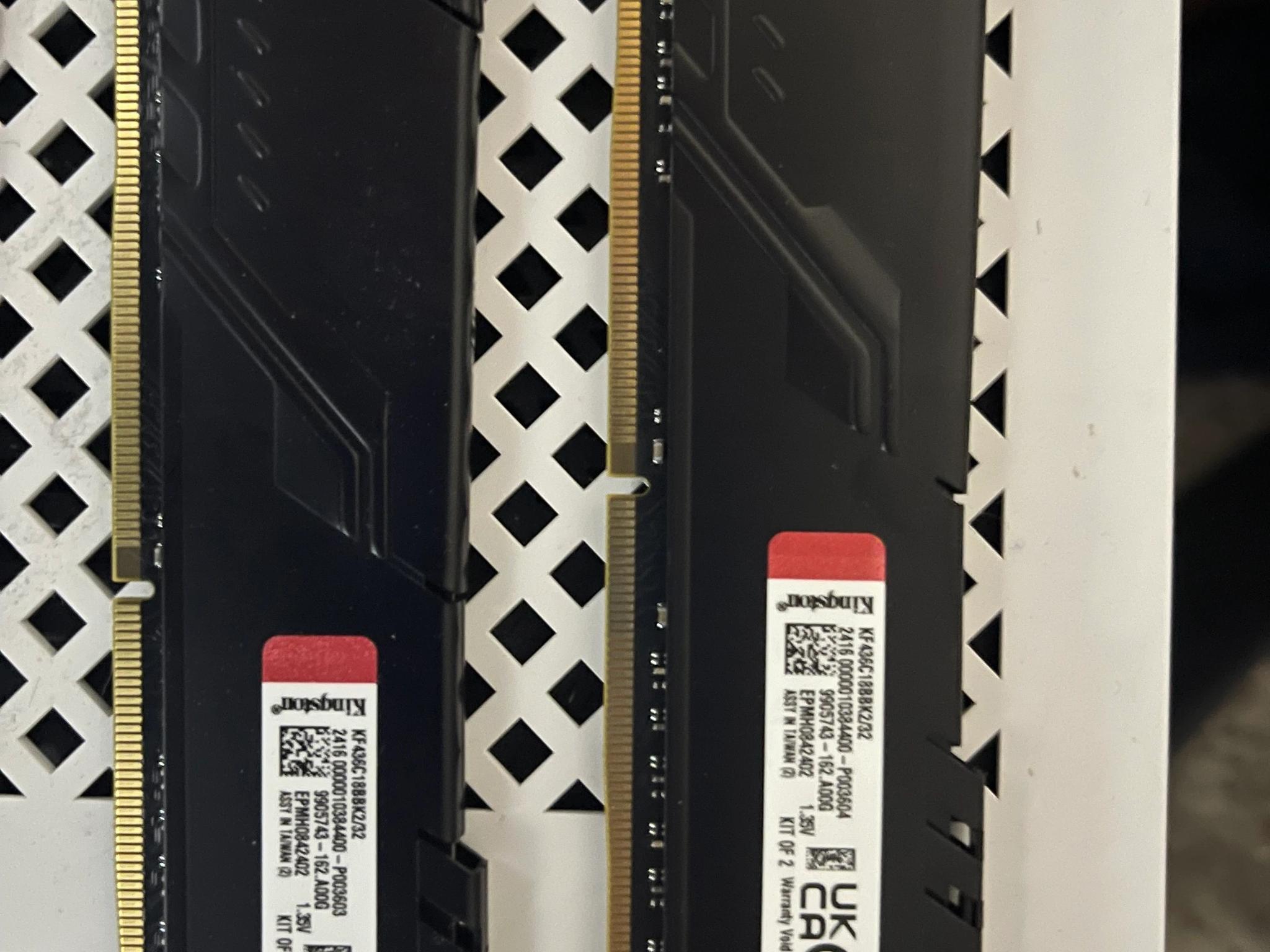 DDR4 32GB (2x16GB) 3600MT/s Kingston Fury Beast Ram
