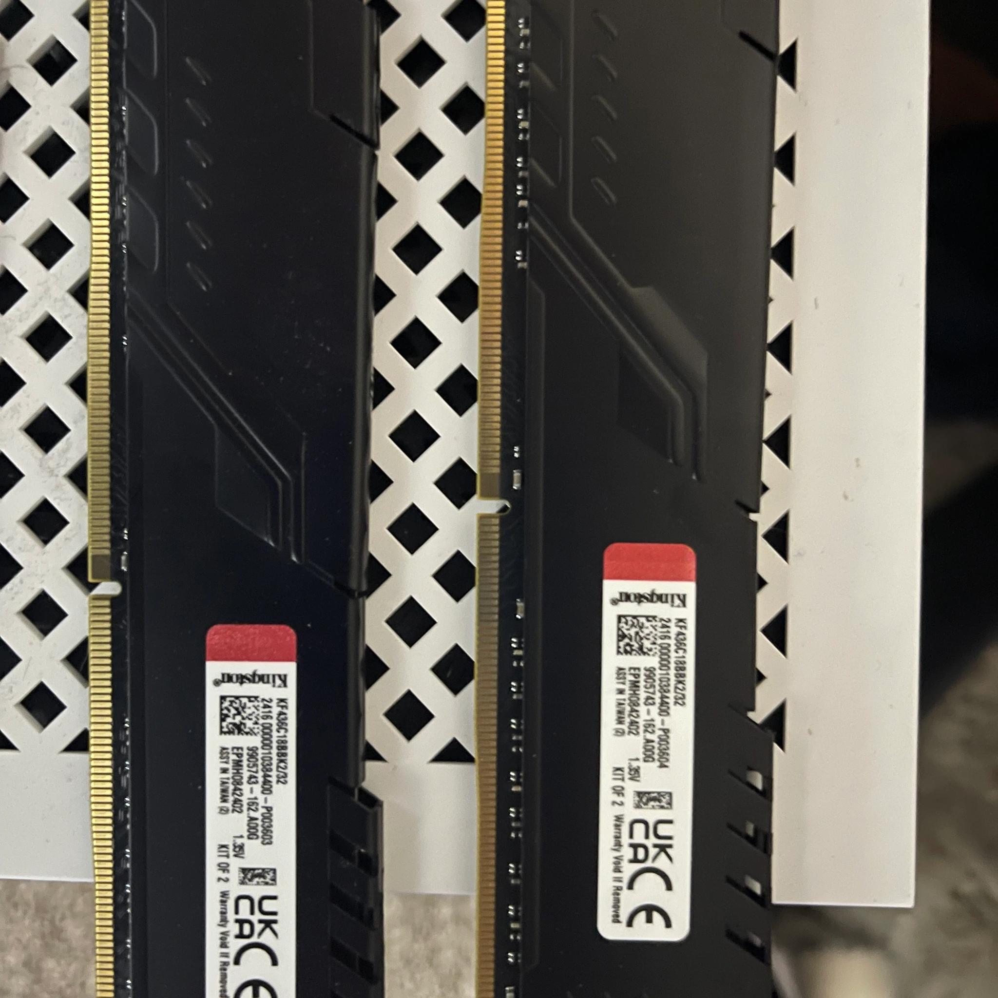 DDR4 32GB (2x16GB) 3600MT/s Kingston Fury Beast Ram