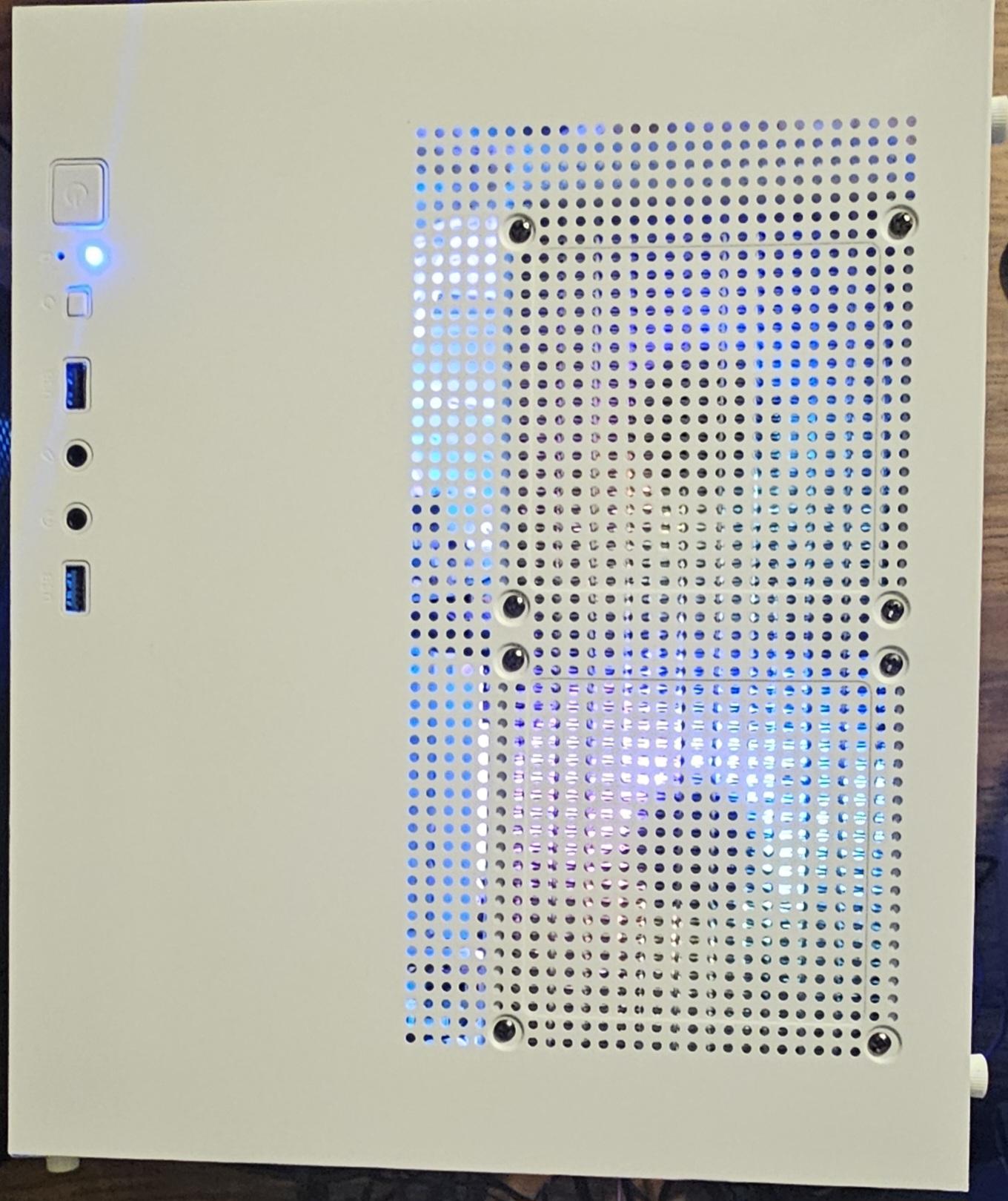 Fresh White build! Budget Gaming PC