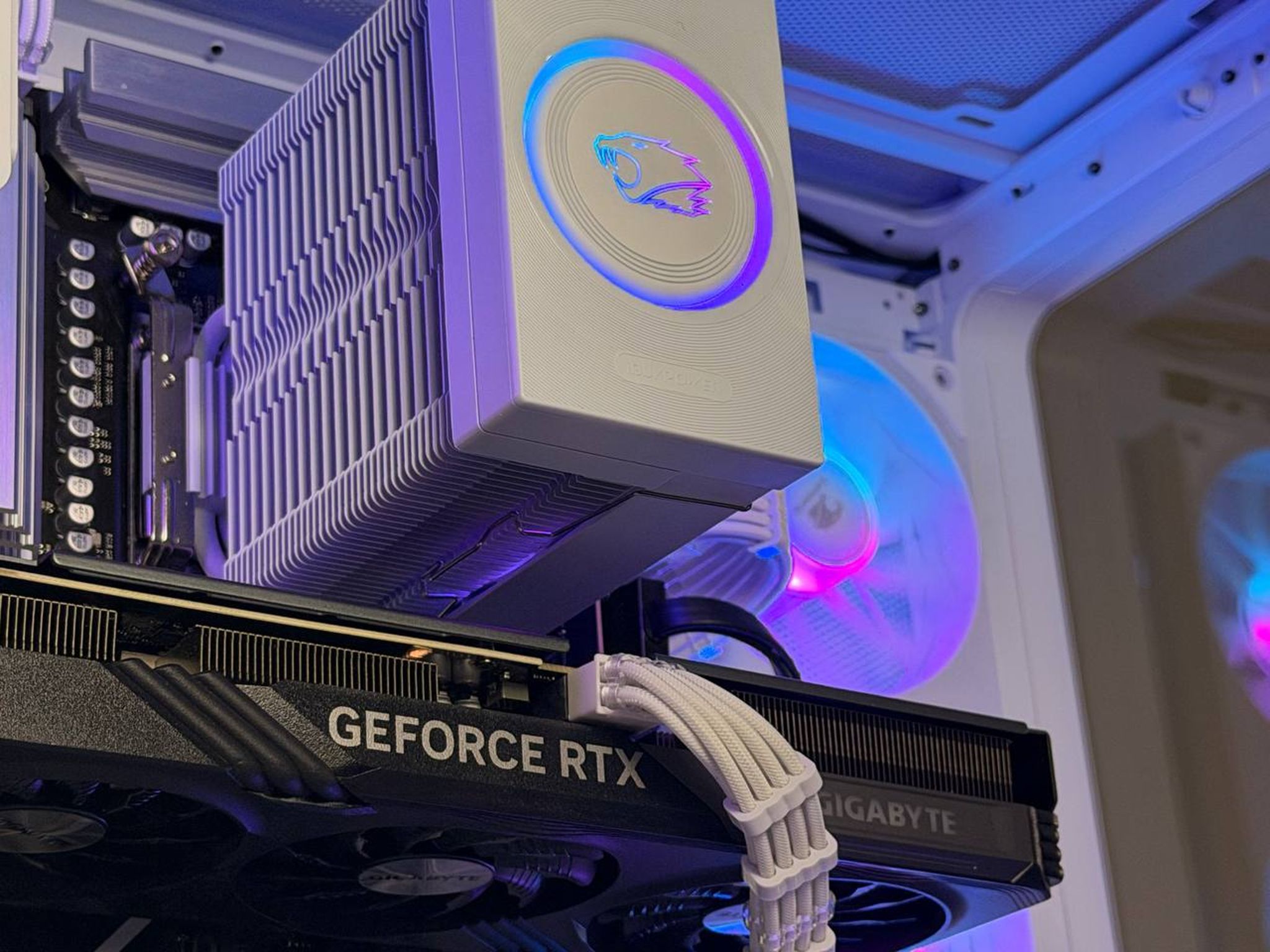 FREE SHIP ❄️🖤🤍 "POLAR NIGHT" | RTX 4060 | Ryzen 5 8400F | 500 GB NVME SSD | 16 GB DDR5 RAM🤍🖤❄️