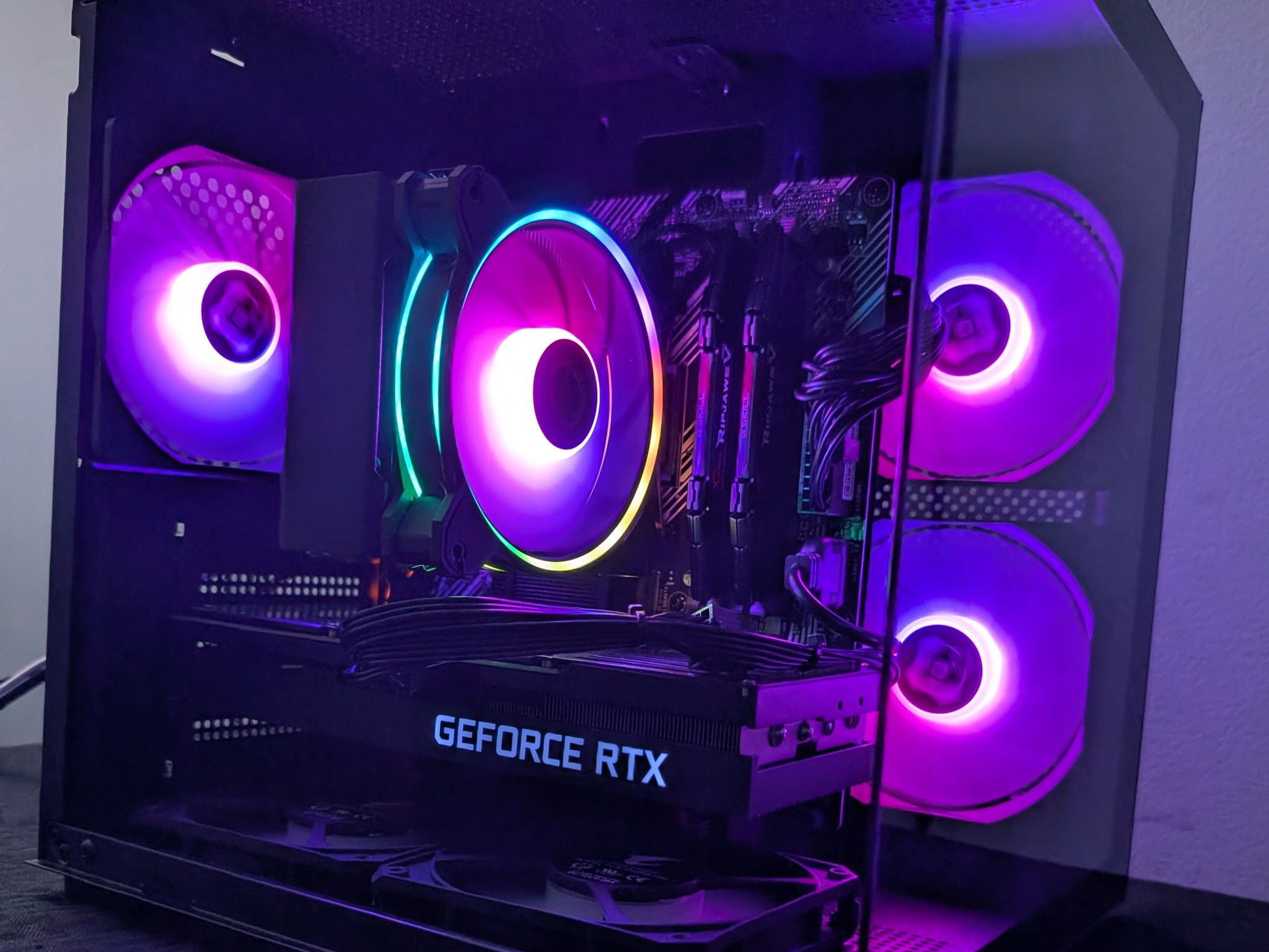 Nvidia RTX 3070-Ryzen 7 3700x-16GB DDR4 3200-1 TB NVME Gen 4 matx