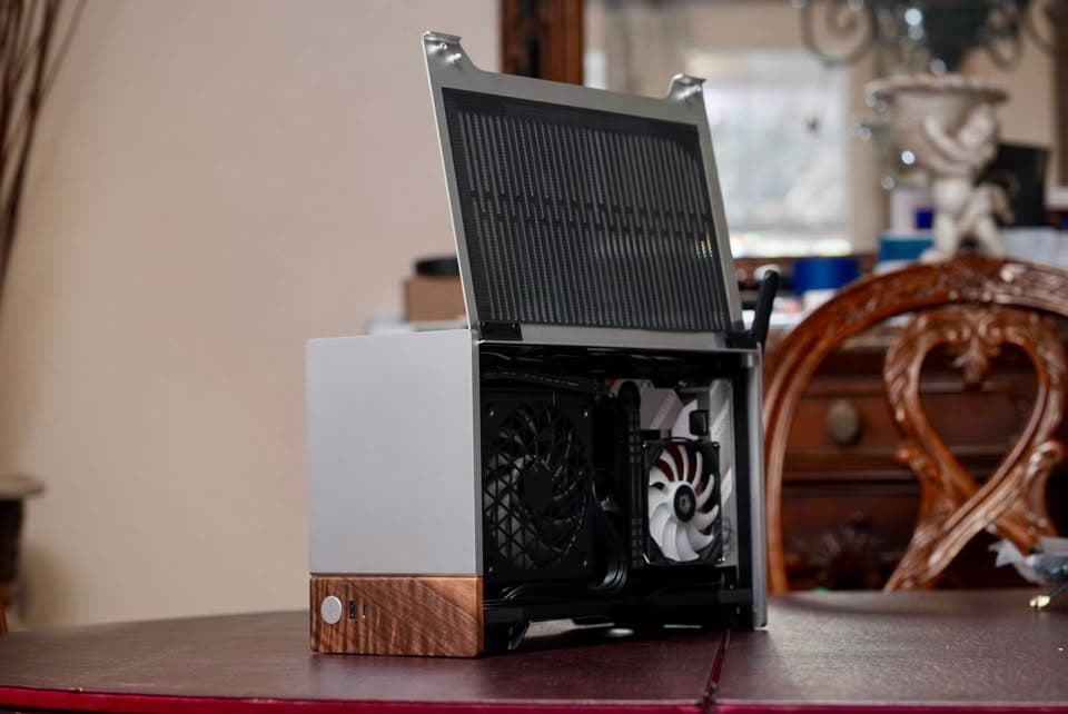 Premium Gaming PC: Fractal Terra, RTX 4080 FE, Ryzen 7900x3D, 32GB DDR5, 2TB nvMe, 850W, b650 ITX